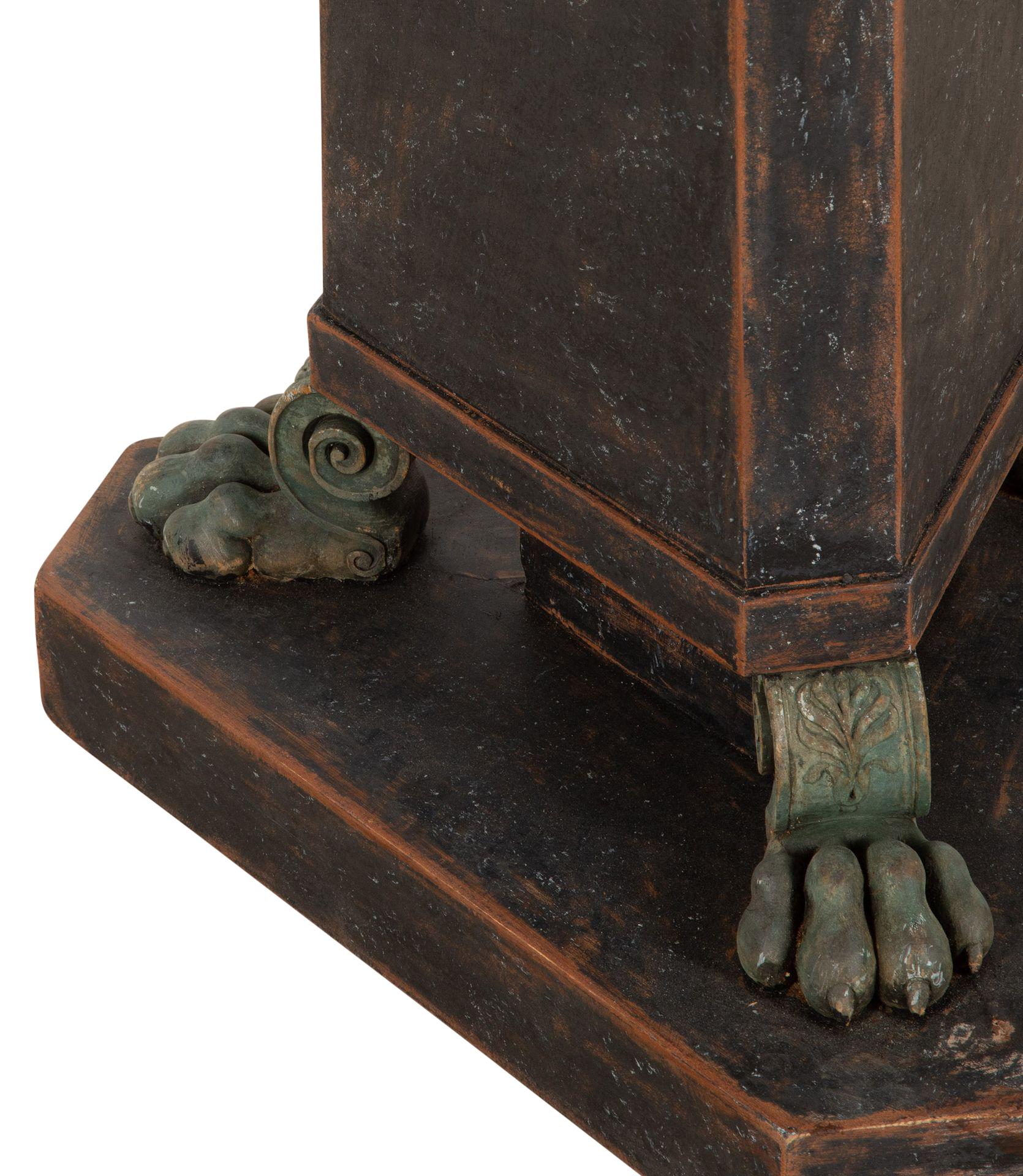 Mesa de centro imperio de principios del siglo XIX Sueco en venta