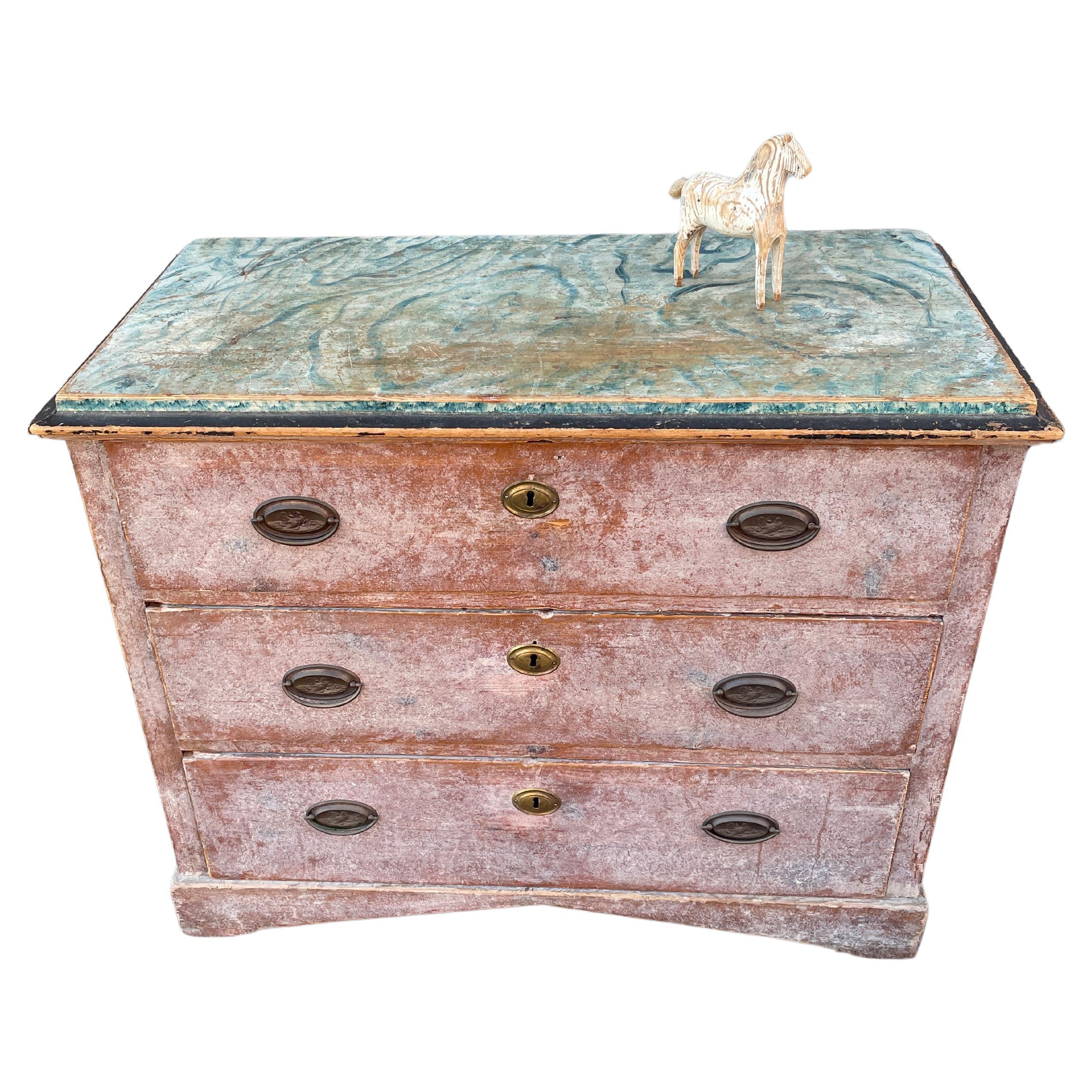 Early 19th Century Empire Chest with Painted Faux Marble Top In Good Condition For Sale In Haddonfield, NJ
