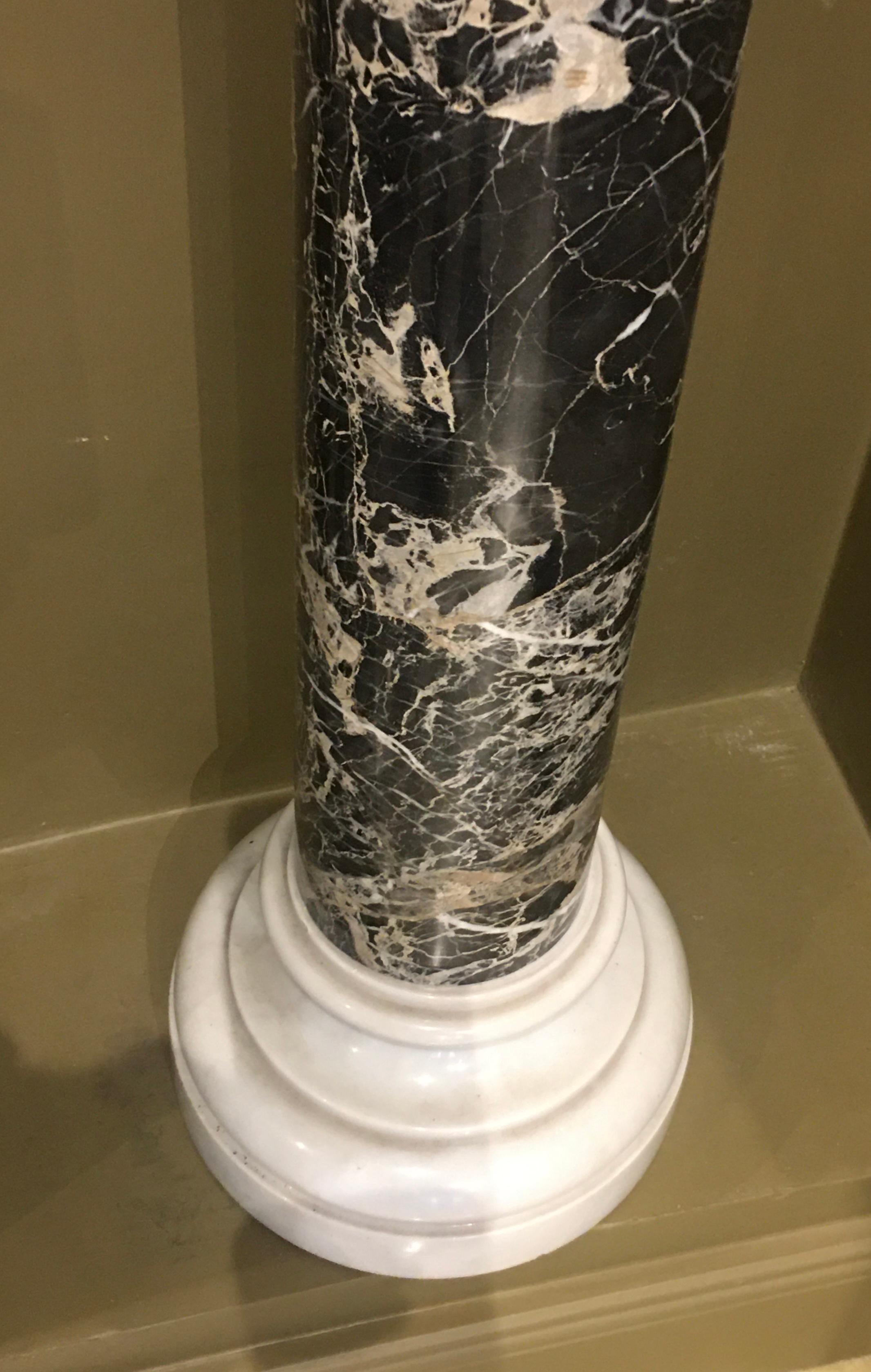 Colonne en marbre italien Empire du début du 19e siècle Bon état - En vente à Roma, IT