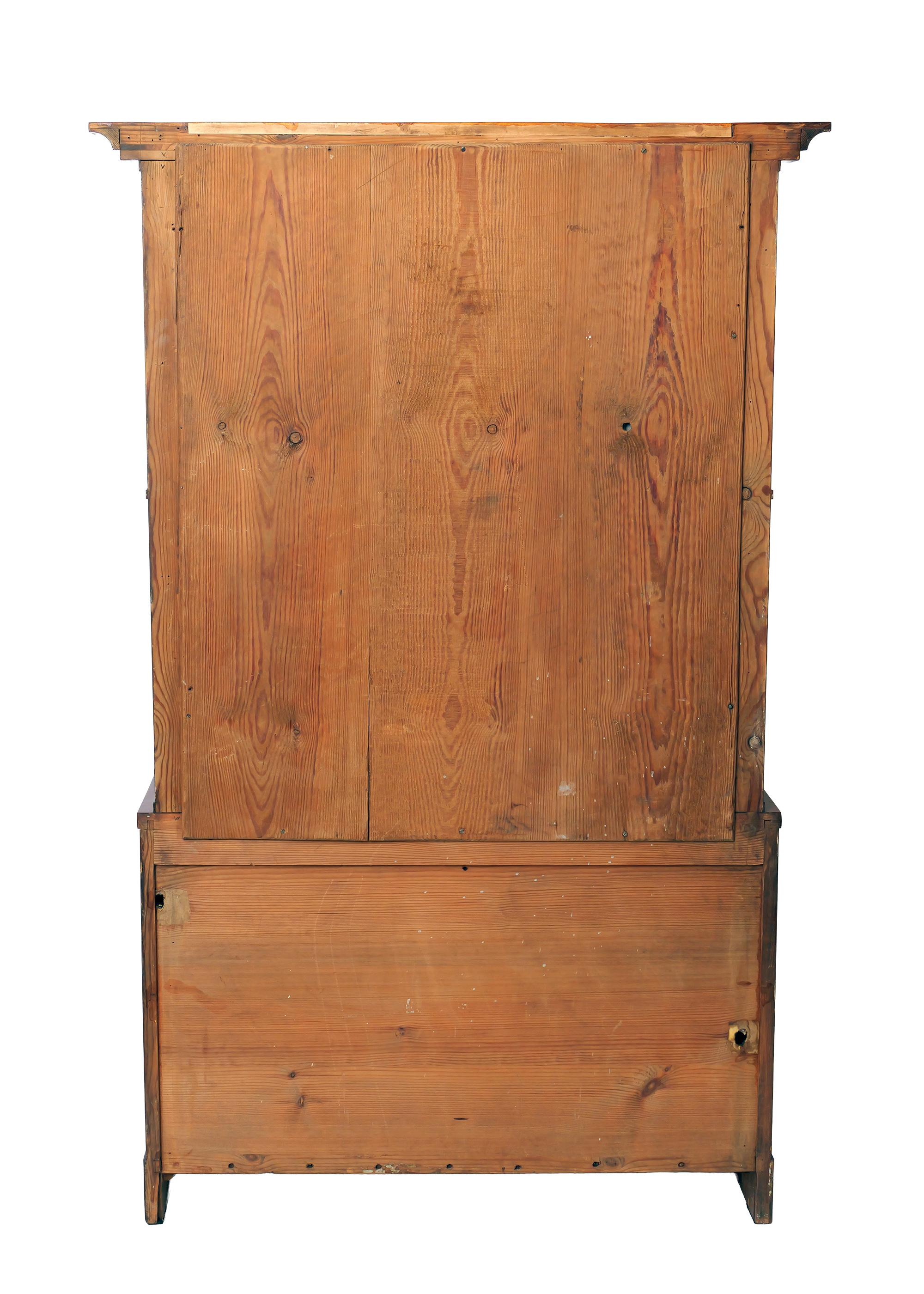 Early 19th Century Neoclassical Mahogany Vitrine with Mythological scene, Berlin en venta 3