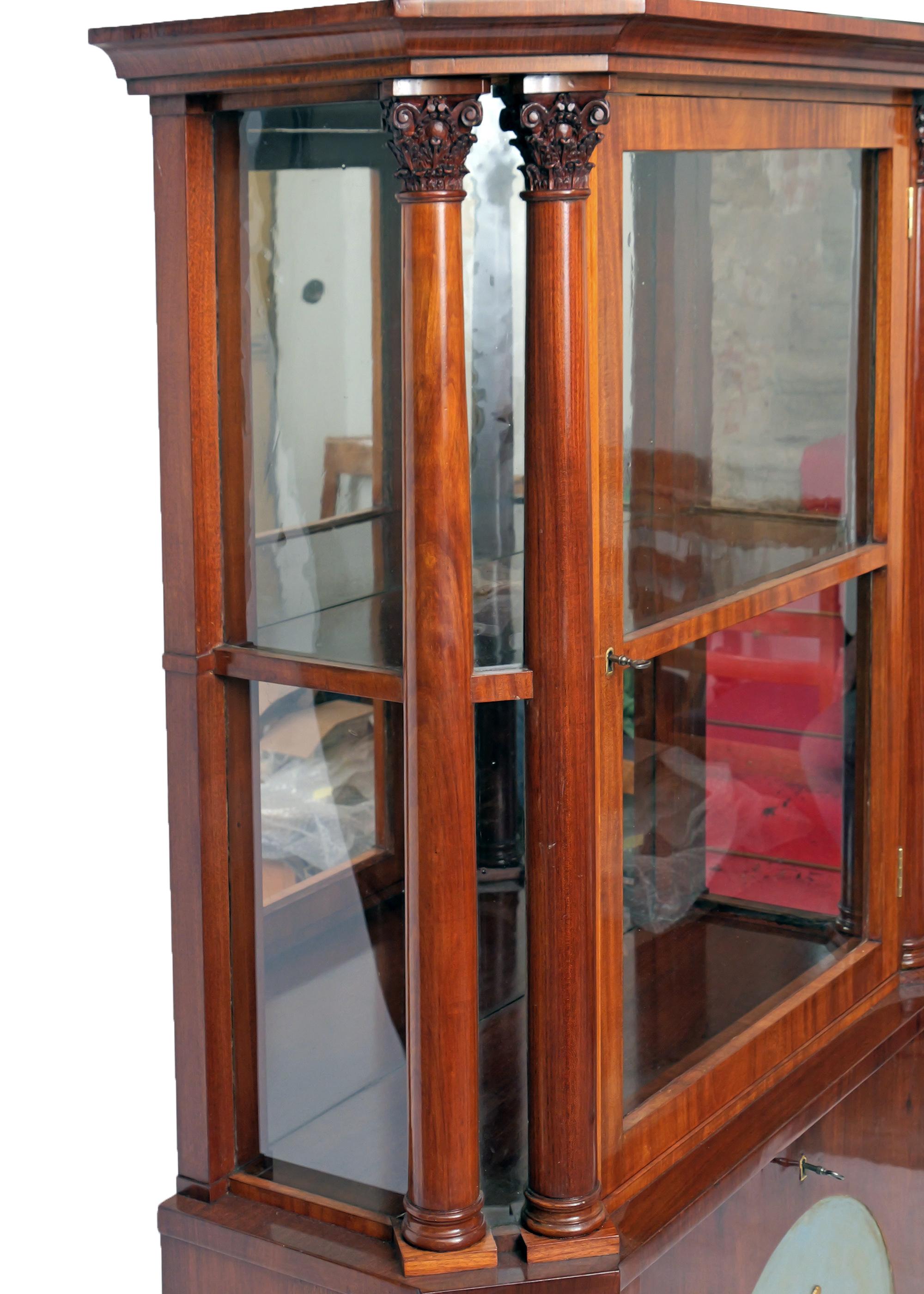 Early 19th Century Neoclassical Mahogany Vitrine with Mythological scene, Berlin Alemán en venta
