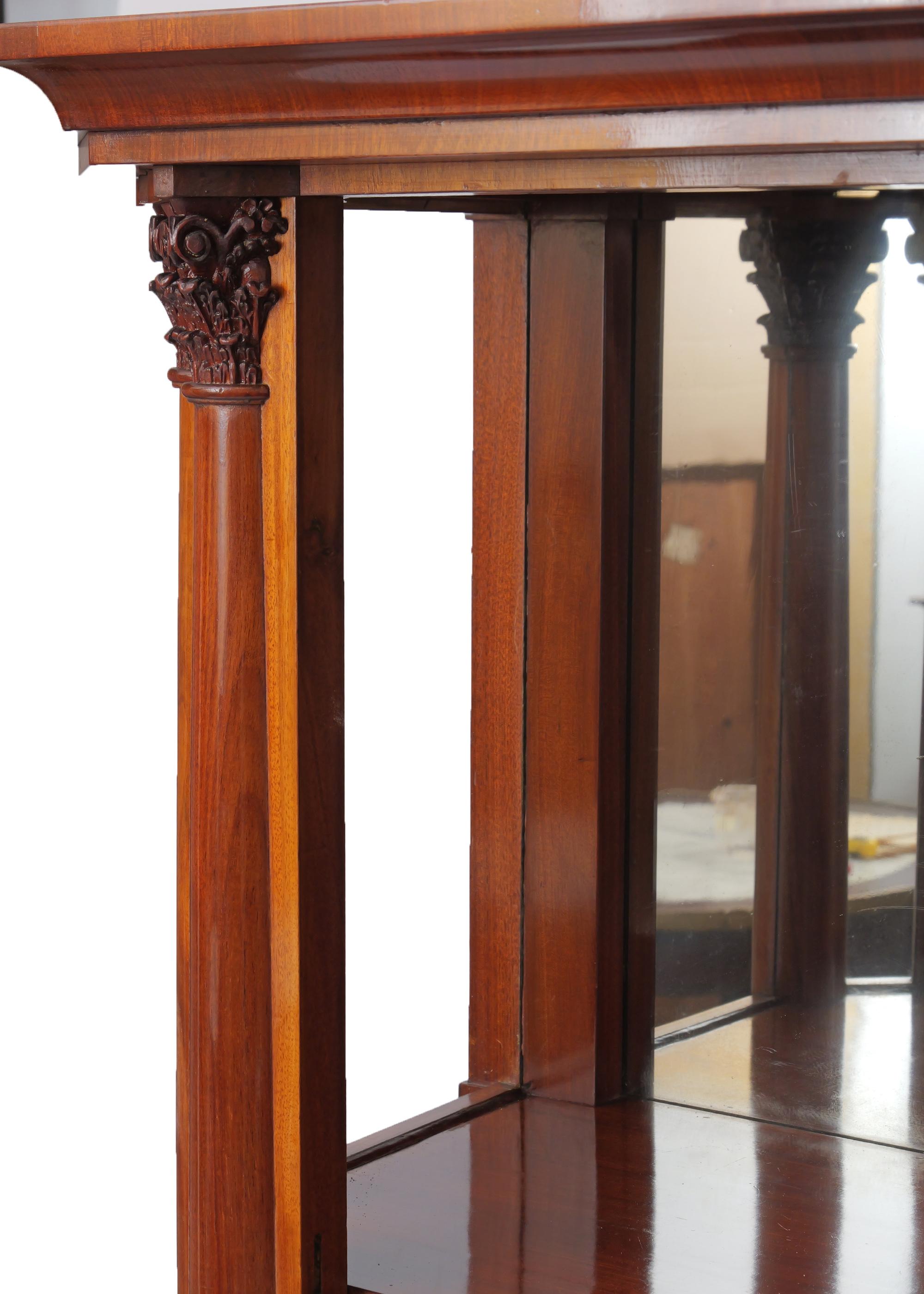 Early 19th Century Neoclassical Mahogany Vitrine with Mythological scene, Berlin Bronce en venta