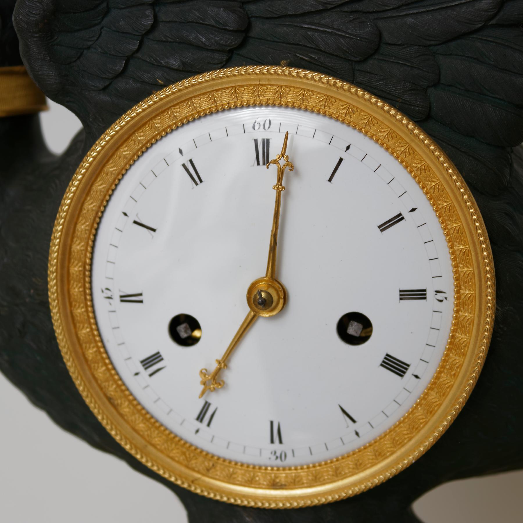 Gilt Early 19th Century Empire Ormolu and Patinated Bronze Swan Table Clock