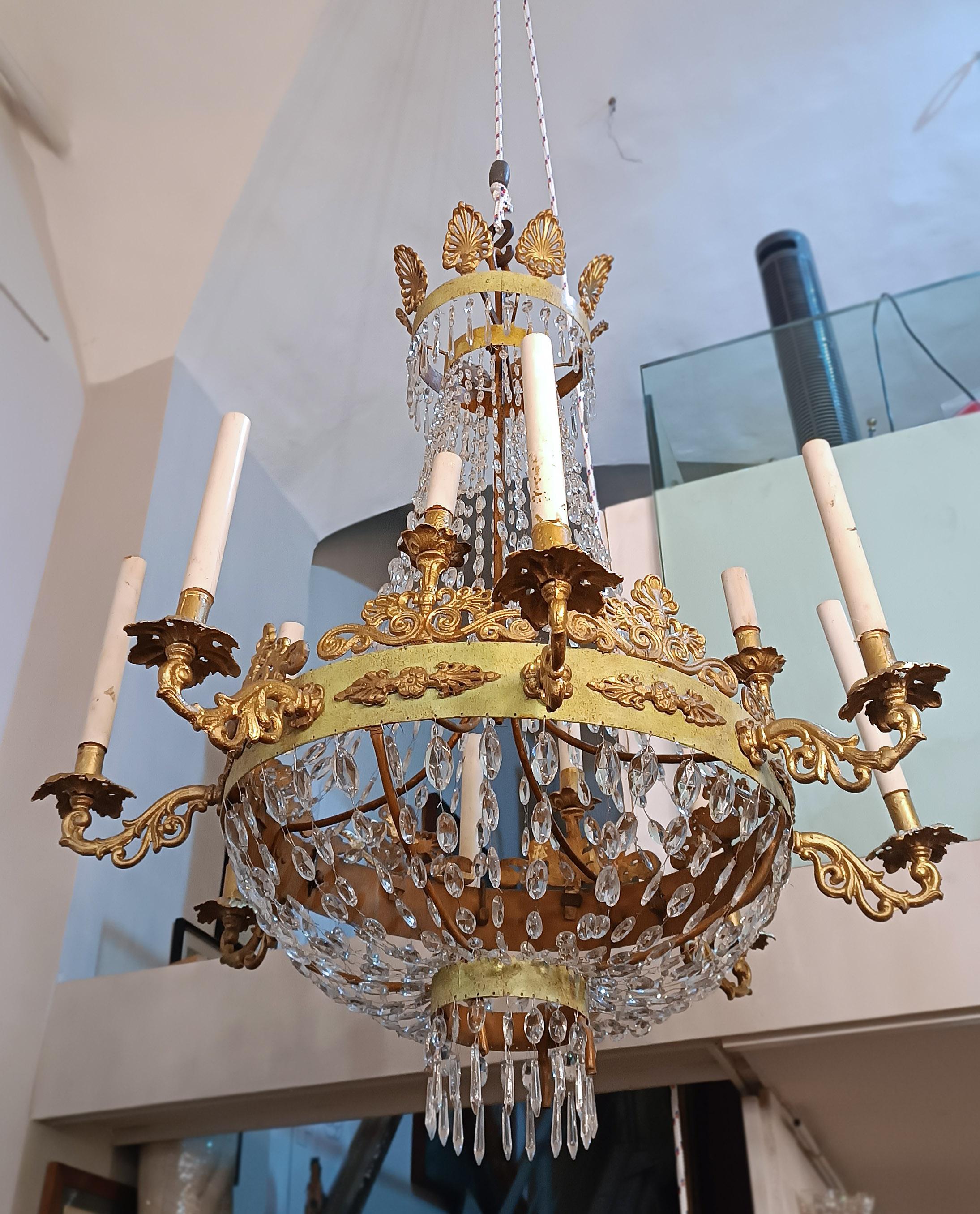 EARLY 19th CENTURY EMPIRE TUNDISH CHANDELIER IN IRON AND CRYSTALS  For Sale 1