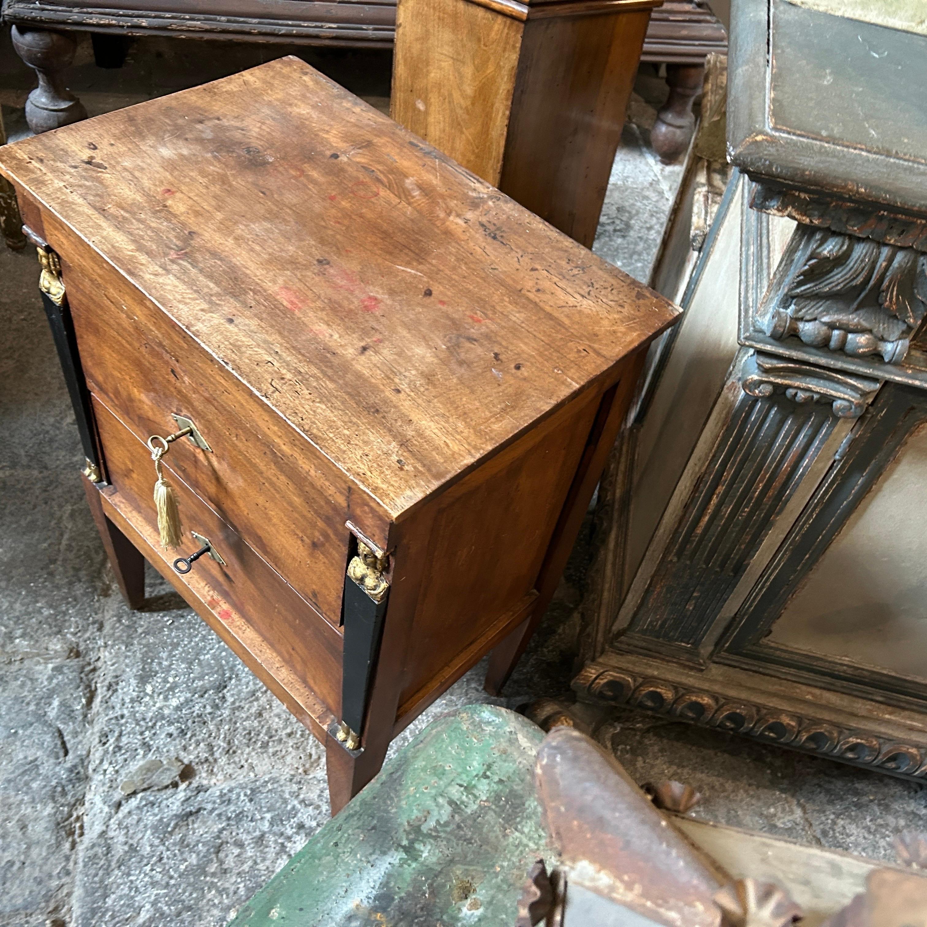 Early 19th Century Empire Walnut Wood Italian Two Drawers Dresser 5