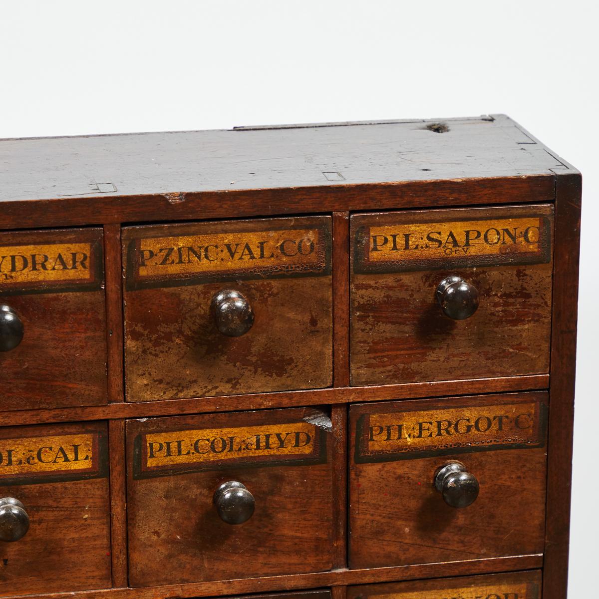 Early 19th Century English Apothecary Wall Chest with Handwritten Labels In Good Condition In Los Angeles, CA