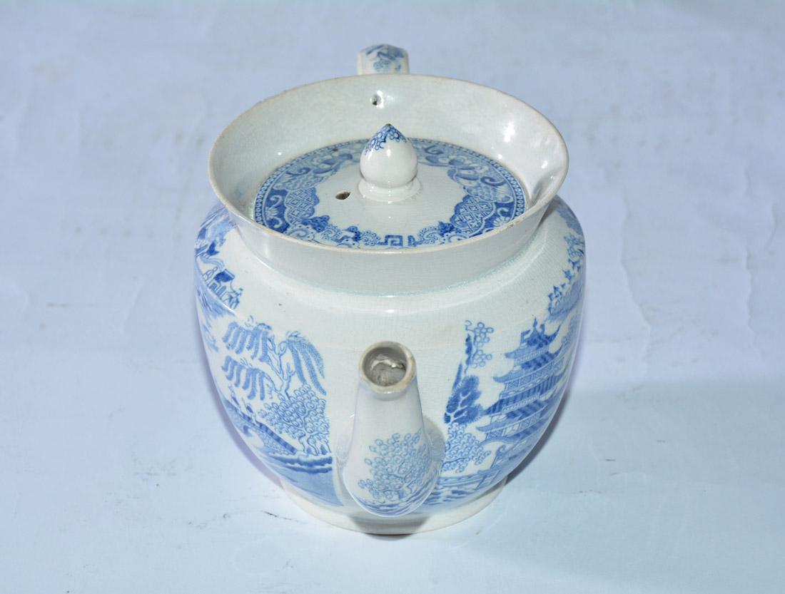 blue willow teapot