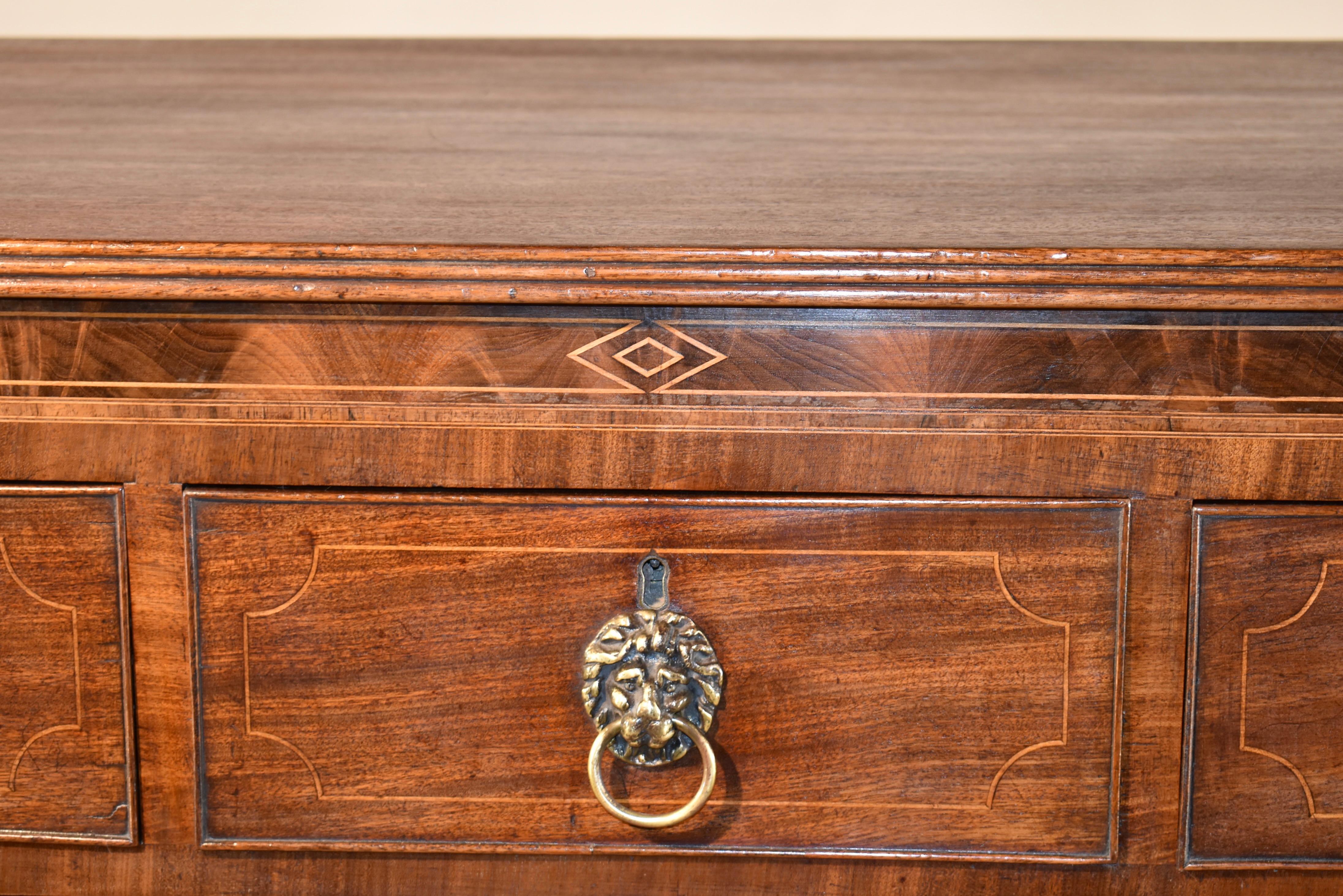 Early 19th Century English Bow Front Chest of Drawers For Sale 6