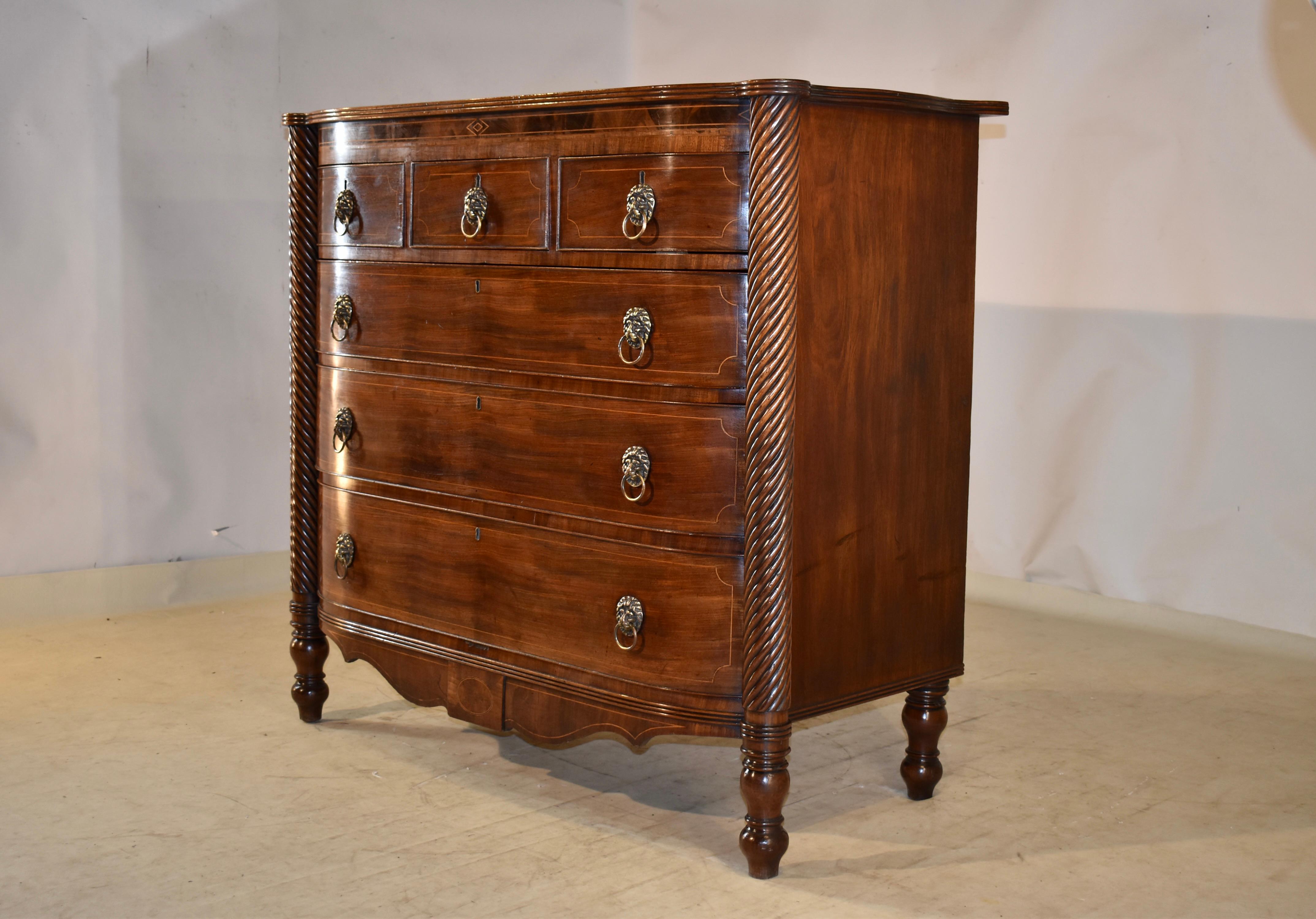 Early 19th Century English Bow Front Chest of Drawers For Sale 1