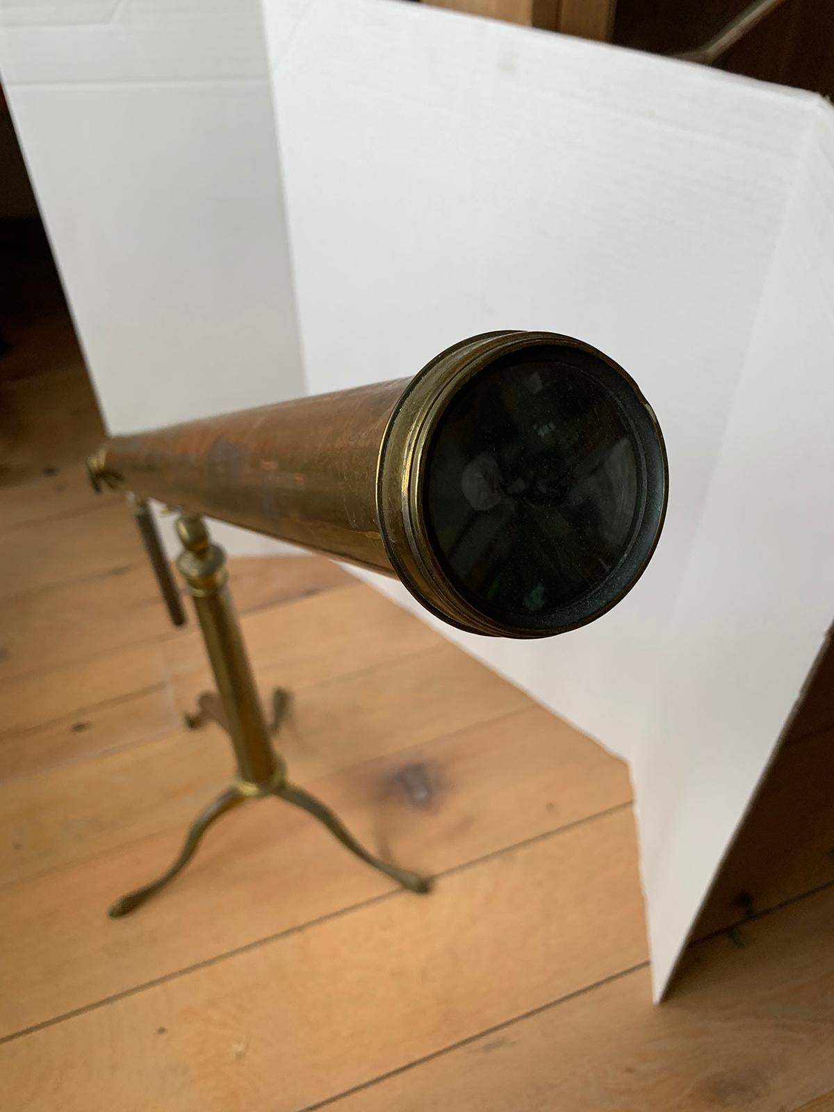 Early 19th Century English Brass Telescope with Folding Tripod In Good Condition For Sale In Atlanta, GA