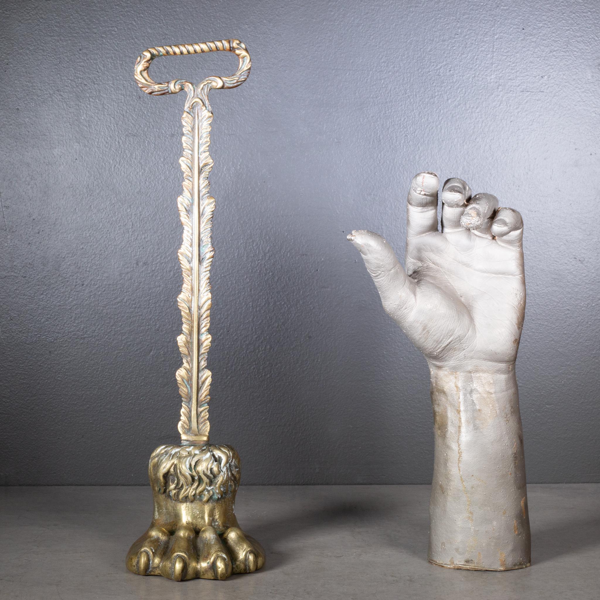 Tope de puerta de pata de león de bronce inglés de principios del siglo XIX c.1800-1850 en venta 2