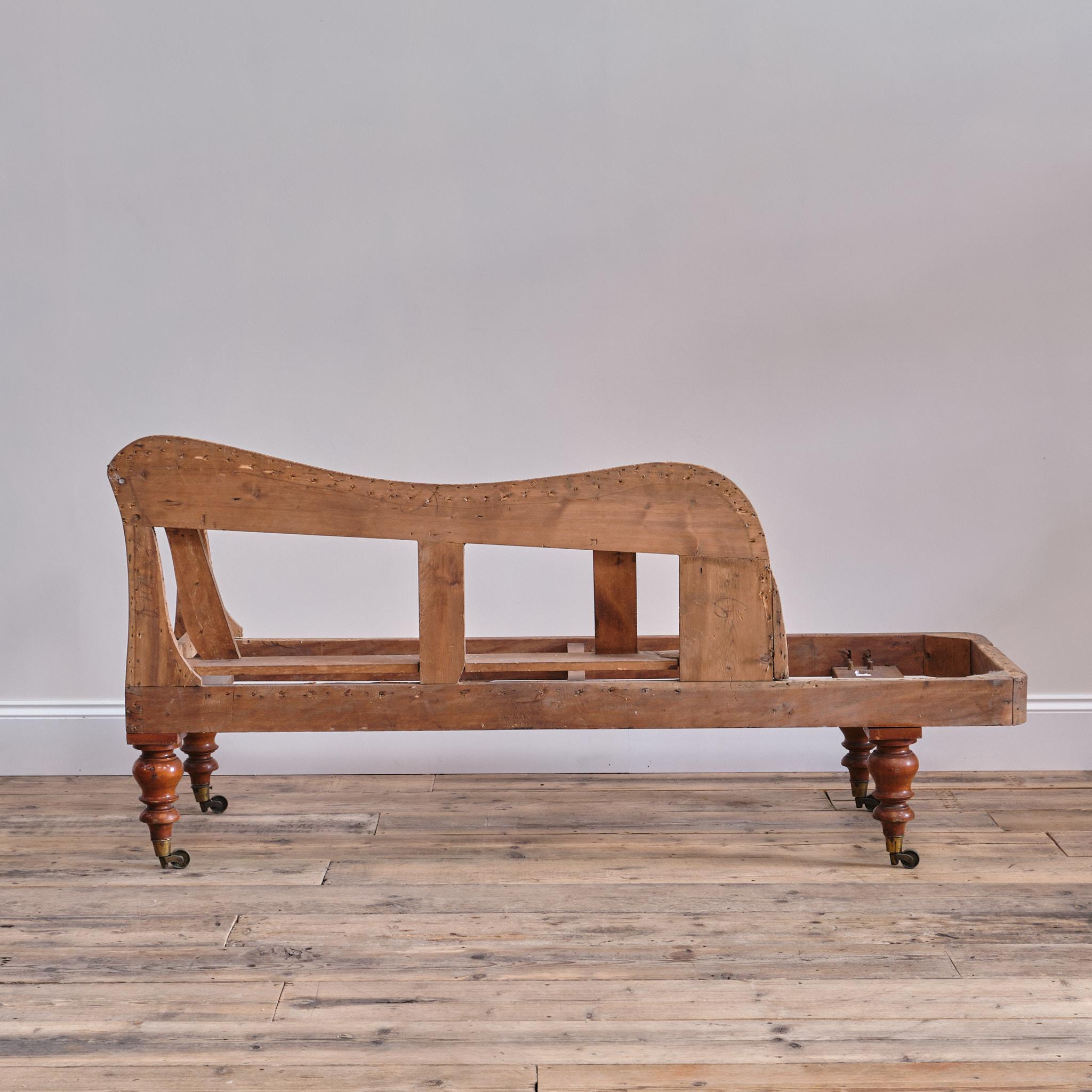 Victorian Early 19th century English chaise lounge For Sale