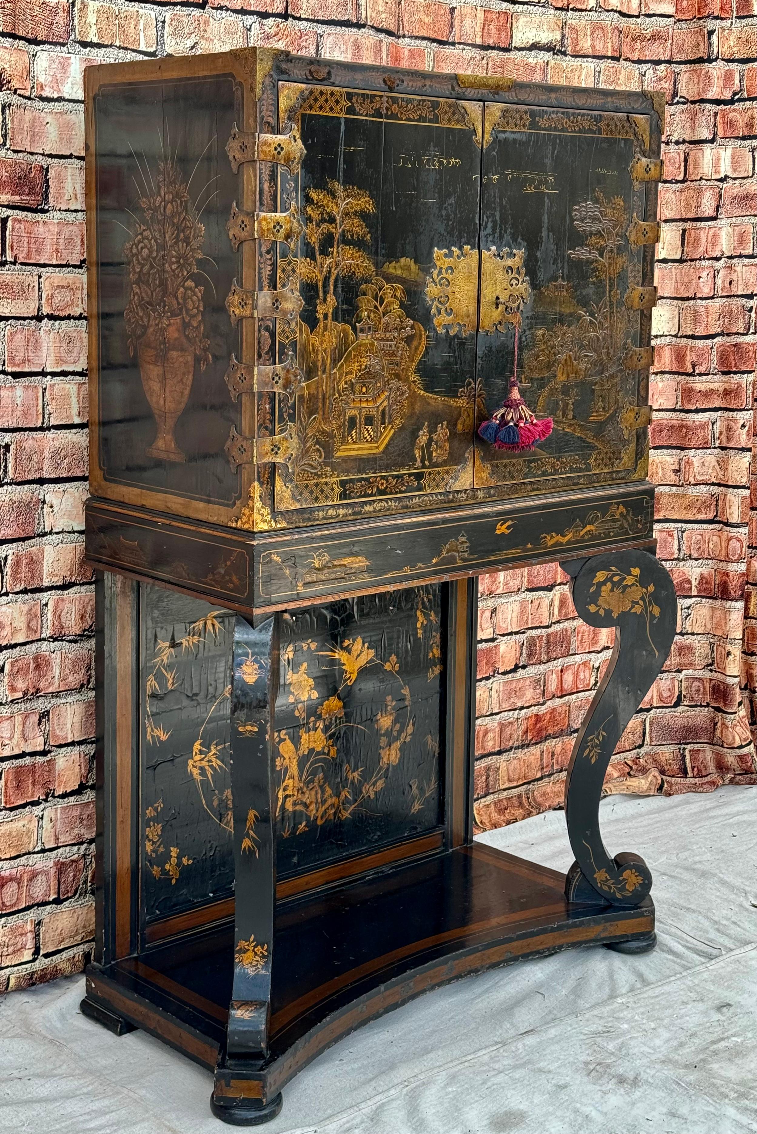 Early 19th Century English Chest on Stand Black and Gold Chinoiserie Lacquer For Sale 8