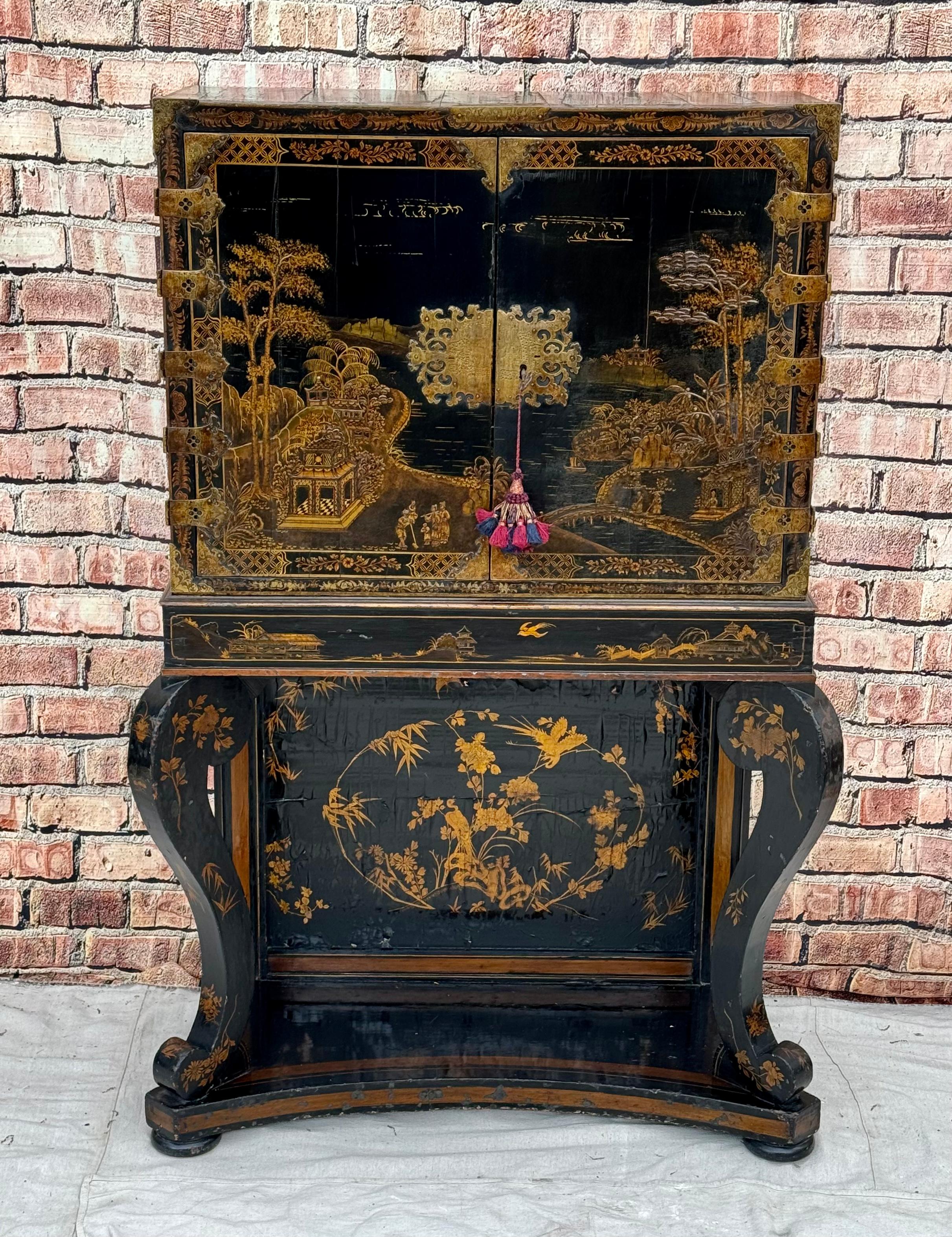 Early 19th Century English Chest on Stand Black and Gold Chinoiserie Lacquer For Sale 9