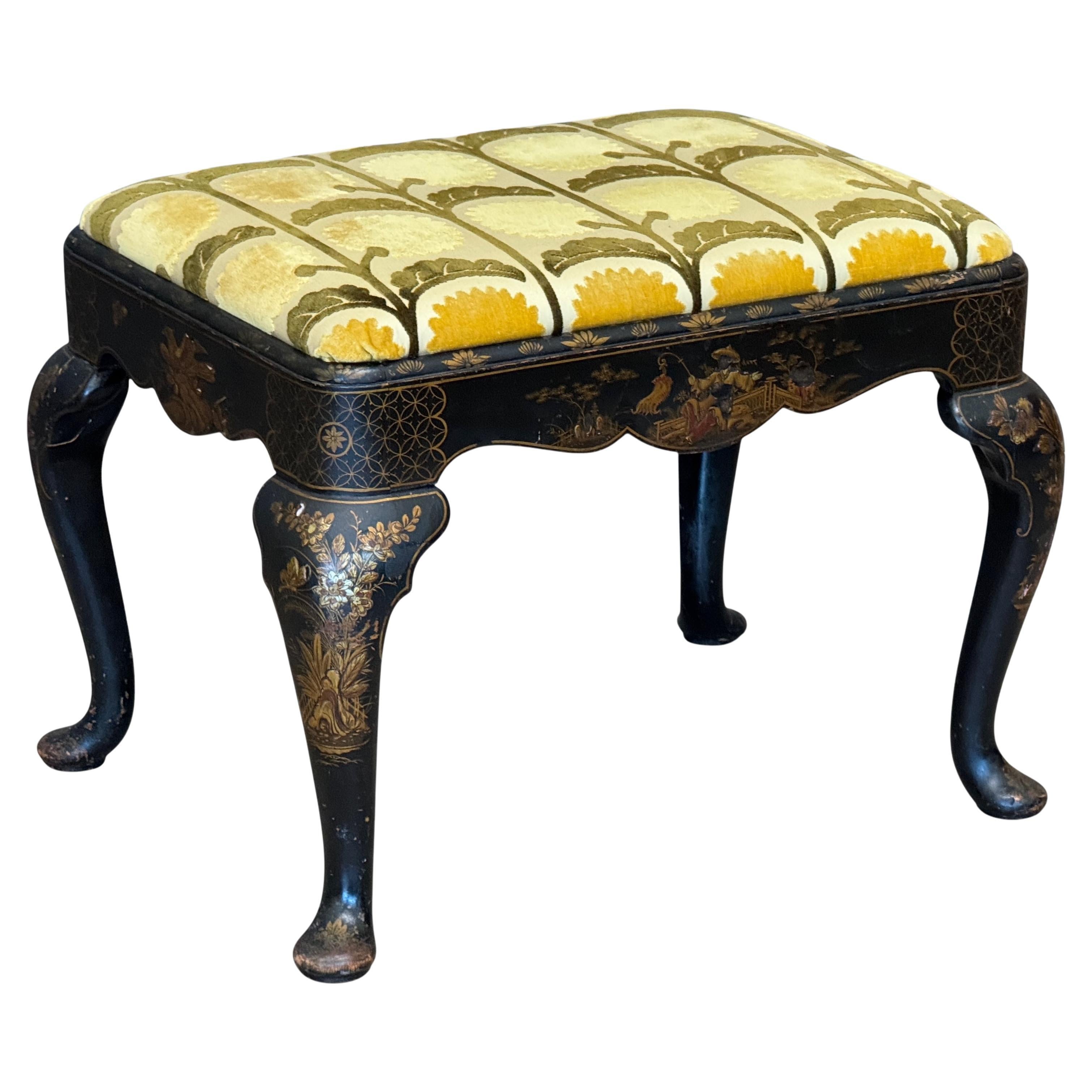 Reposapiés inglés de principios del siglo XIX con decoración Chinoiserie y patas Queen Anne en venta
