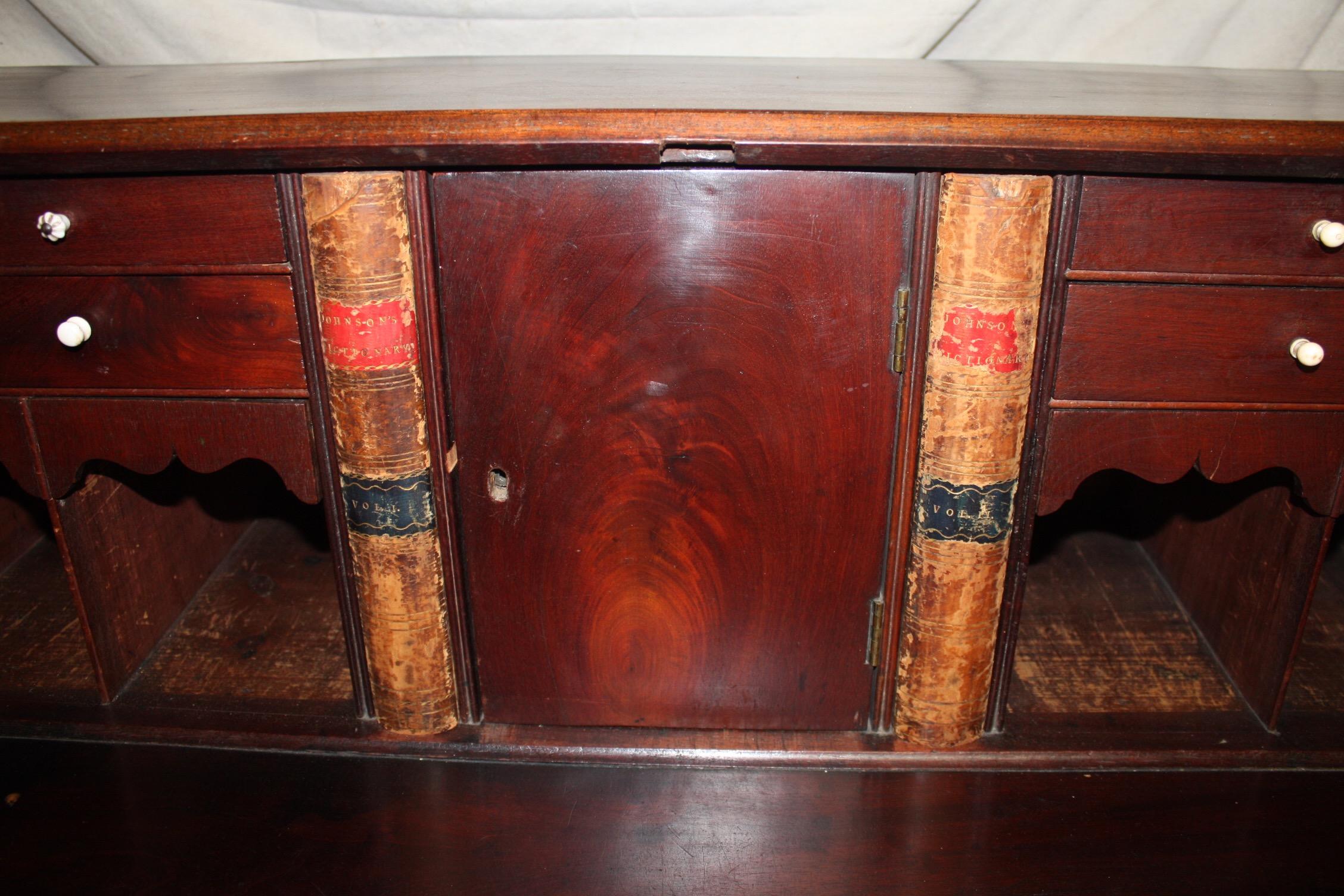 Early 19th Century English Desk For Sale 4