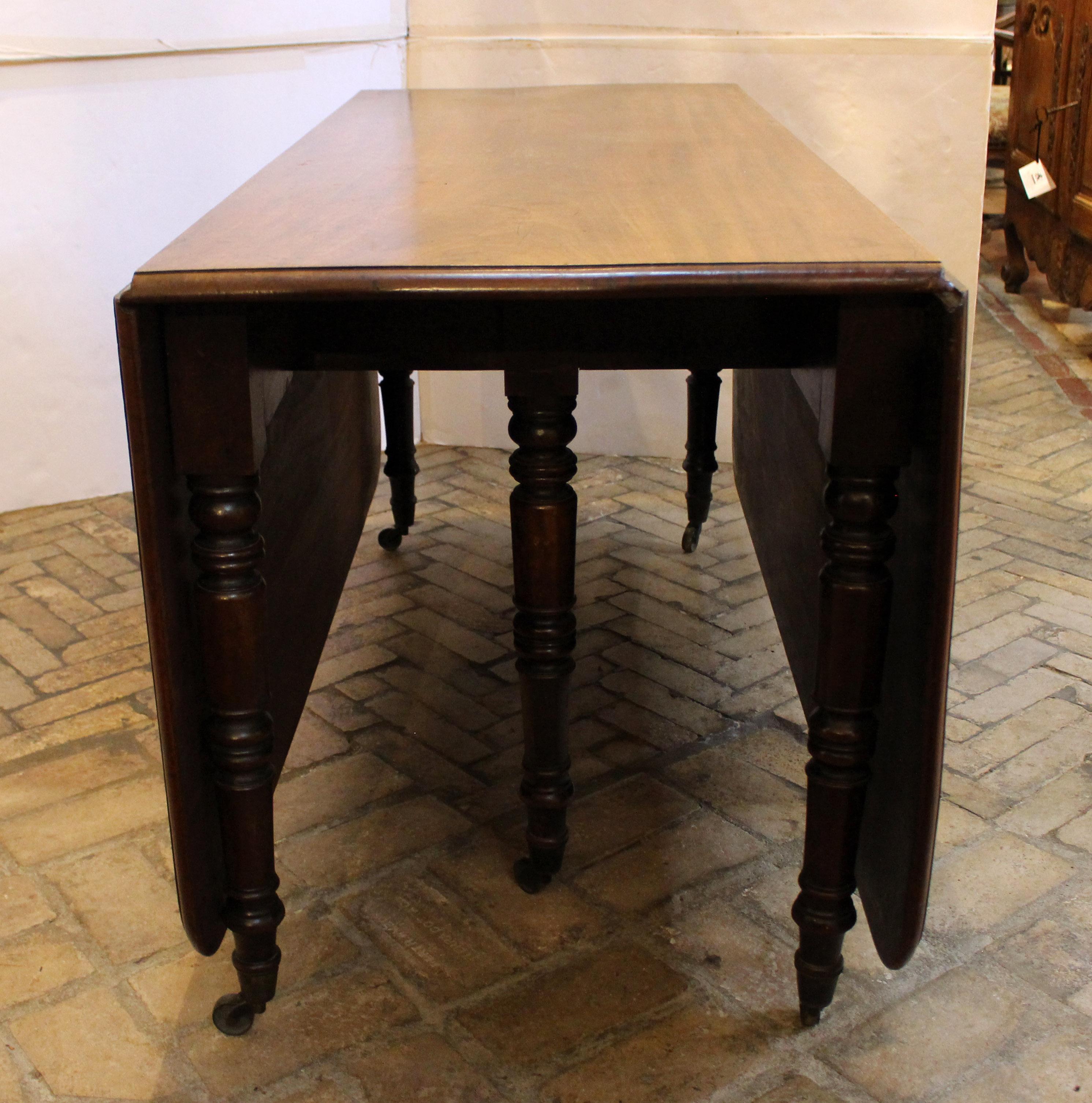 XIXe siècle Table de salle à manger anglaise du début du 19e siècle à double grille et à abattant en vente