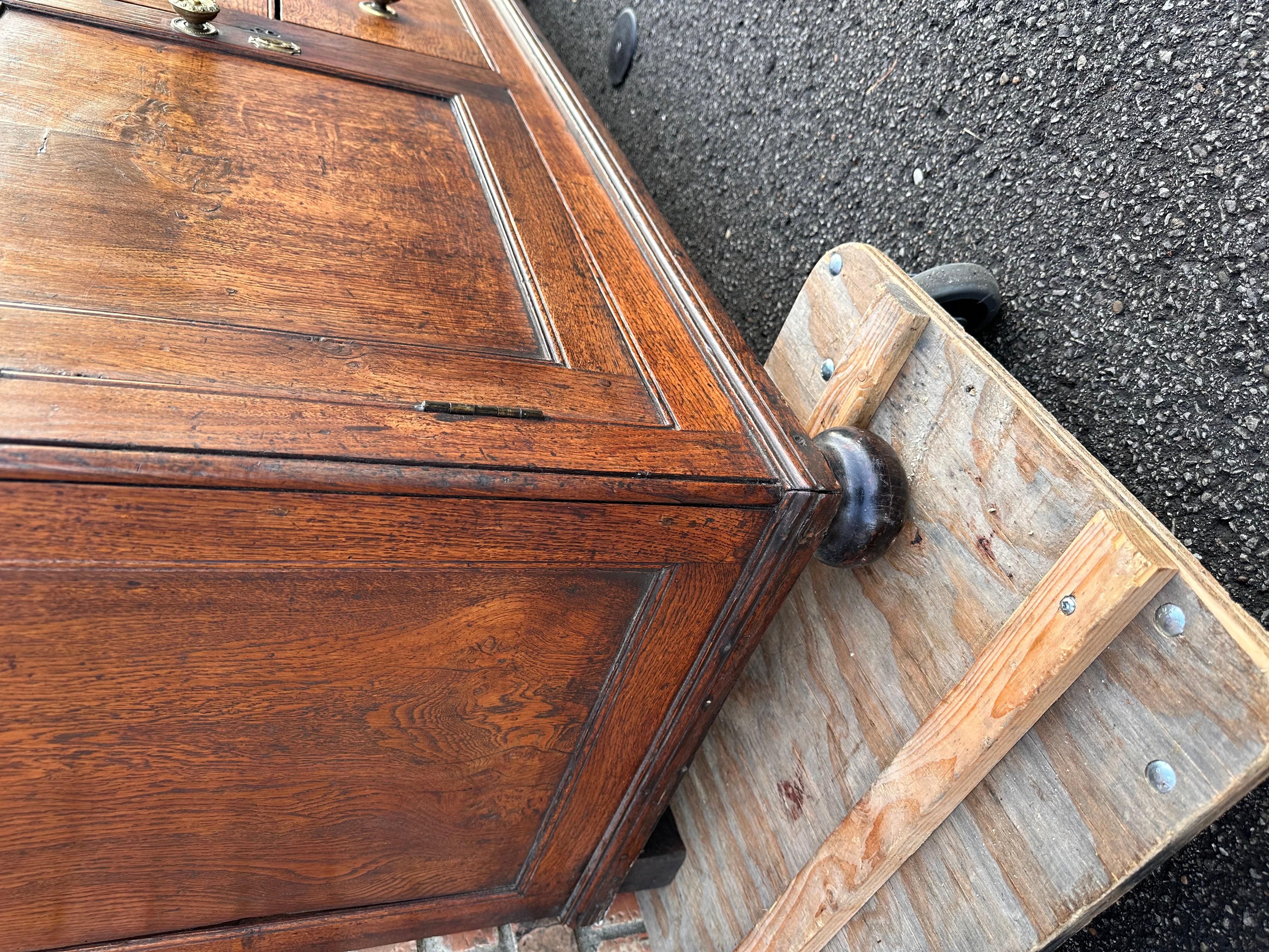 Early 19th Century English Dresser Base For Sale 3