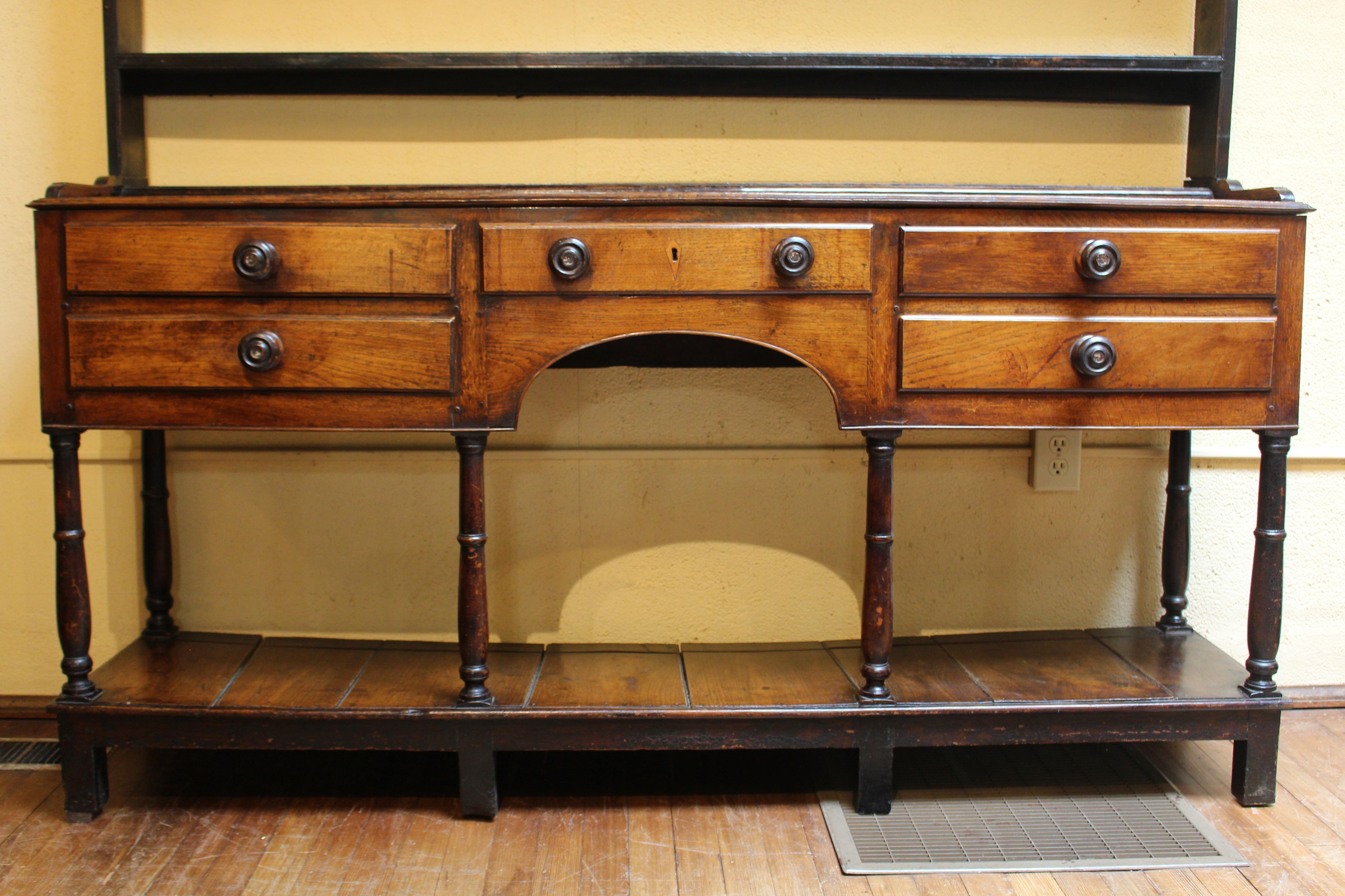 Early 19th Century English Dresser In Good Condition In Chapel Hill, NC