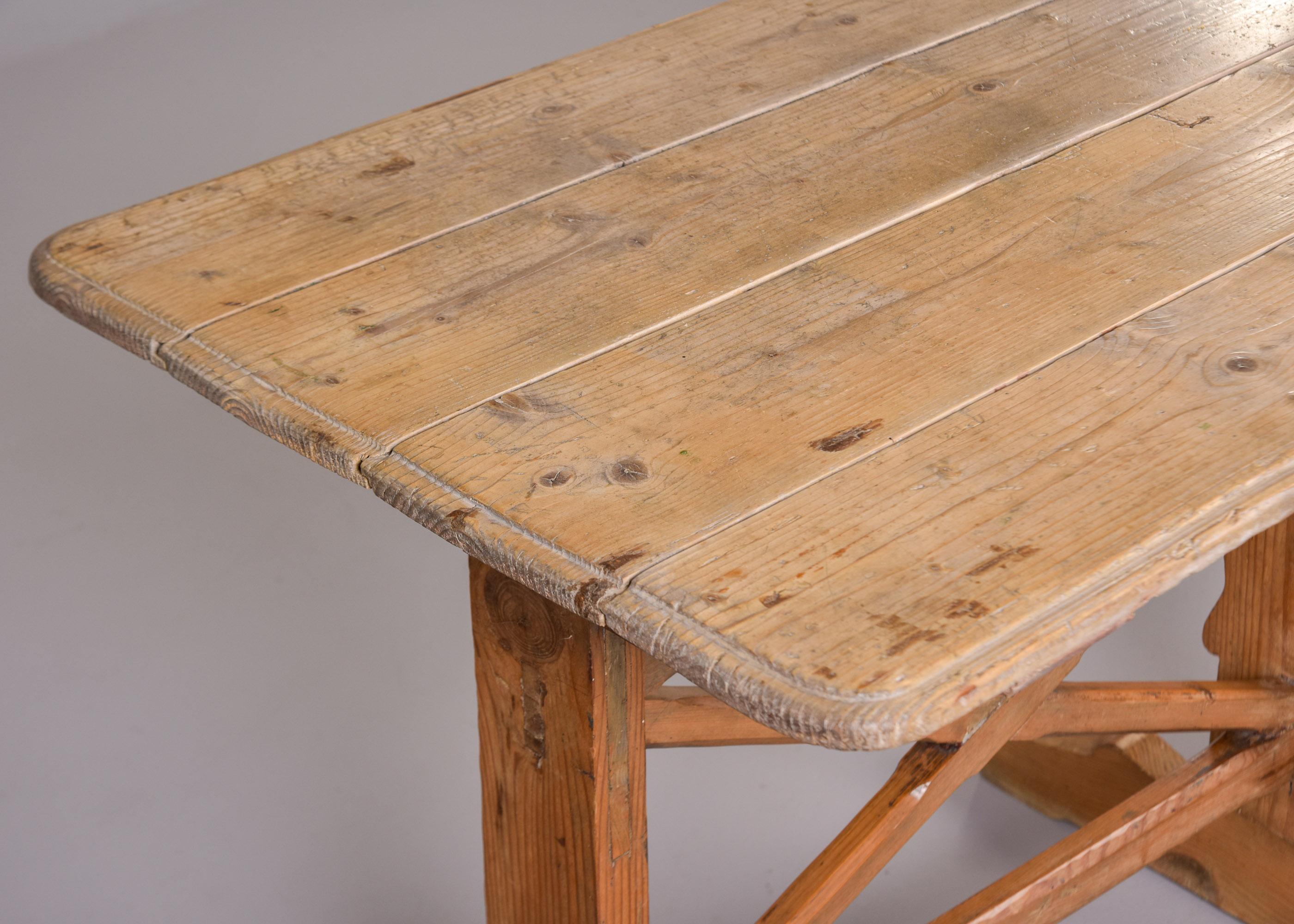 Mesa de taberna inglesa abatible o basculante de principios del siglo XIX en venta 4