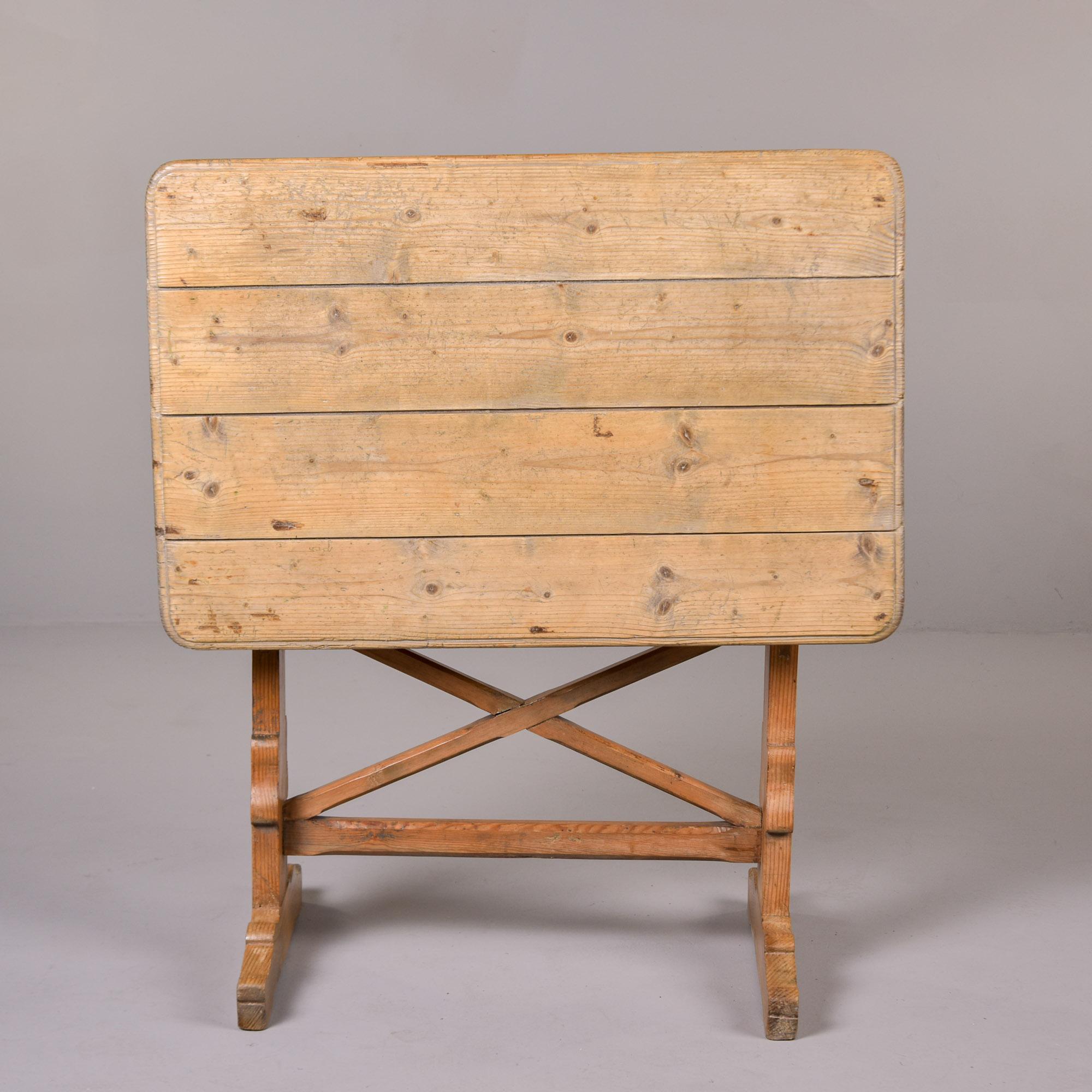 Mesa de taberna inglesa abatible o basculante de principios del siglo XIX en venta 5