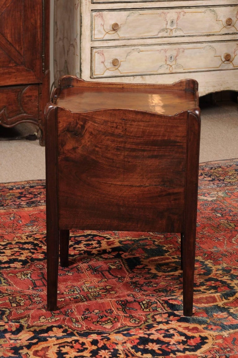 Early 19th Century English III Mahogany Bedside Commode at 1stDibs