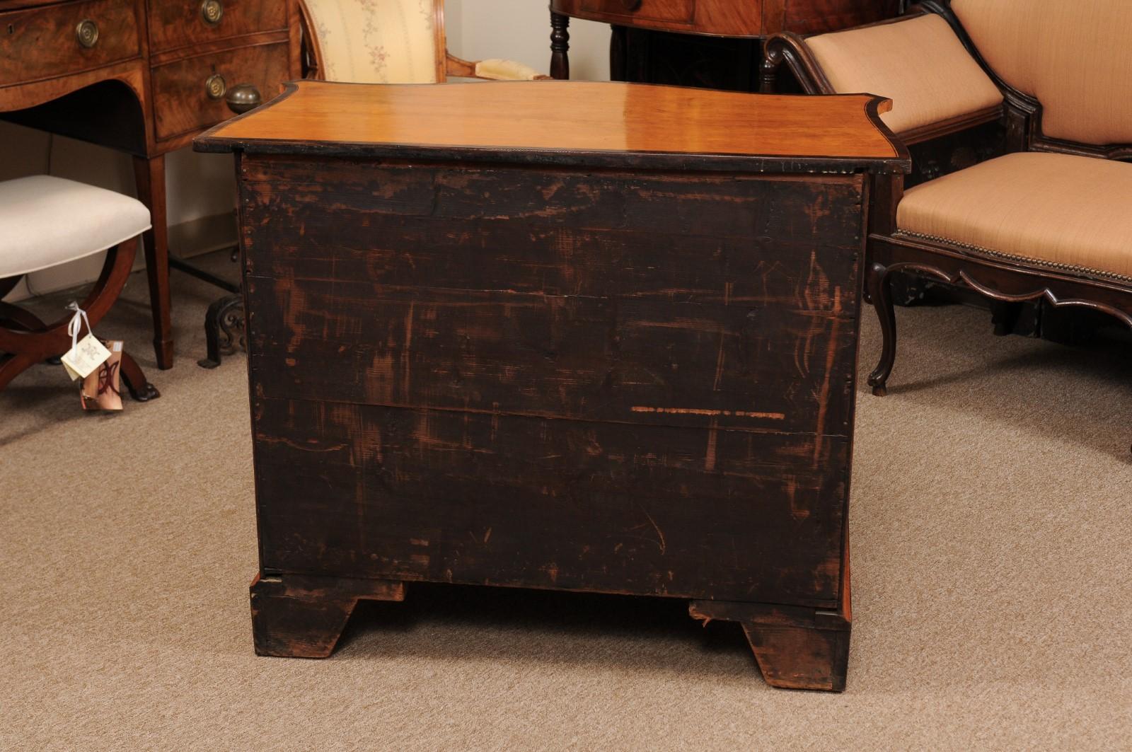 Early 19th Century English George III Satinwood Chest with 4 Drawers 8