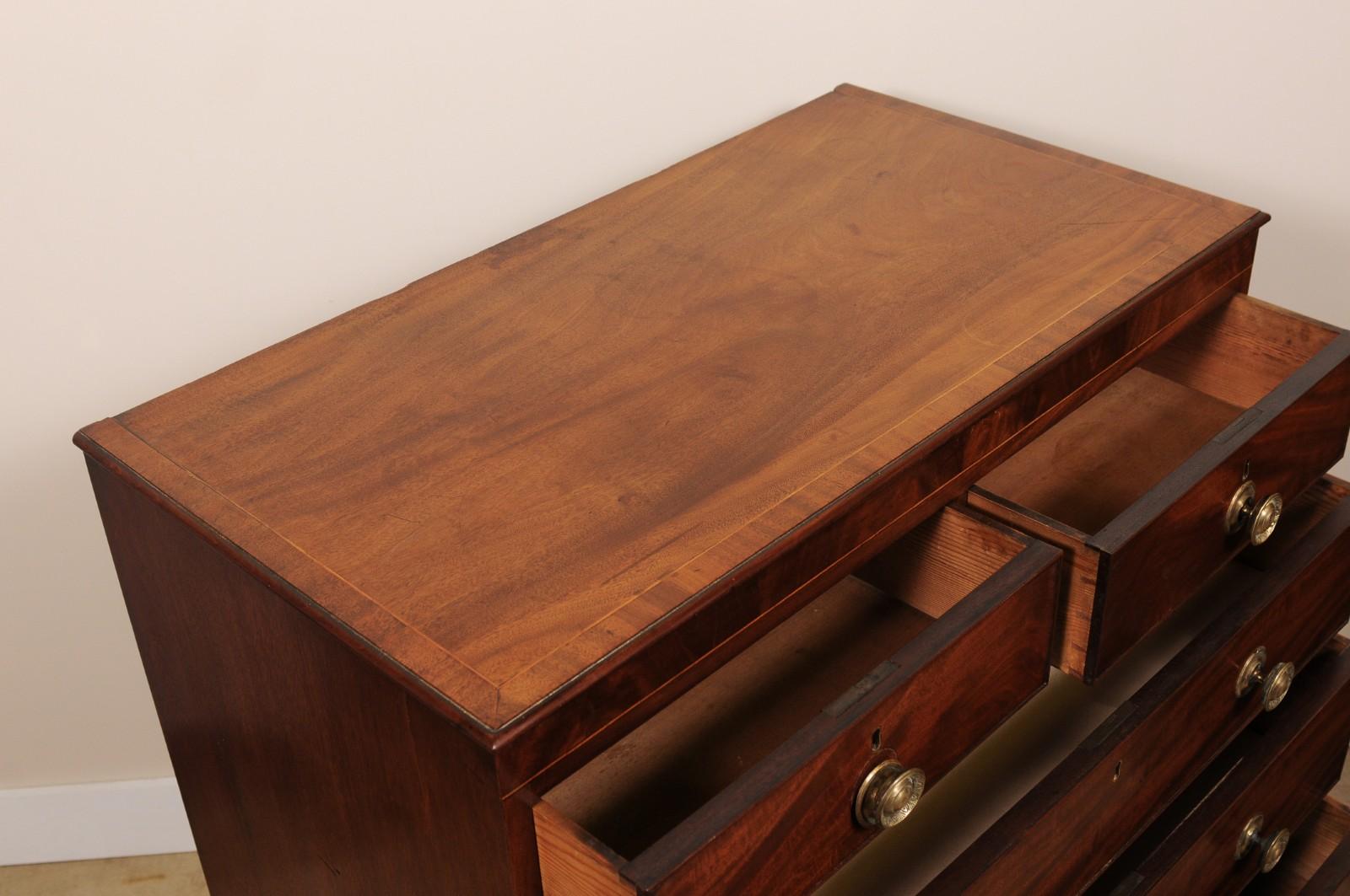 Early 19th Century English Georgian Chest of Drawers in Flame Mahogany In Fair Condition For Sale In Atlanta, GA