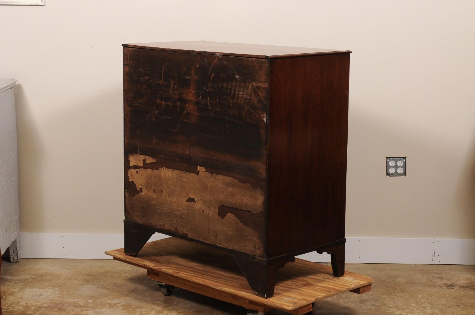 Early 19th Century English Georgian Chest of Drawers in Flame Mahogany For Sale 2