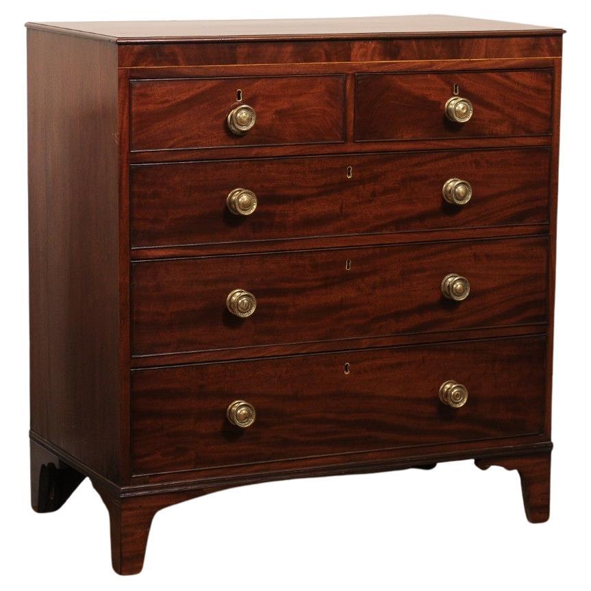 Early 19th Century English Georgian Chest of Drawers in Flame Mahogany
