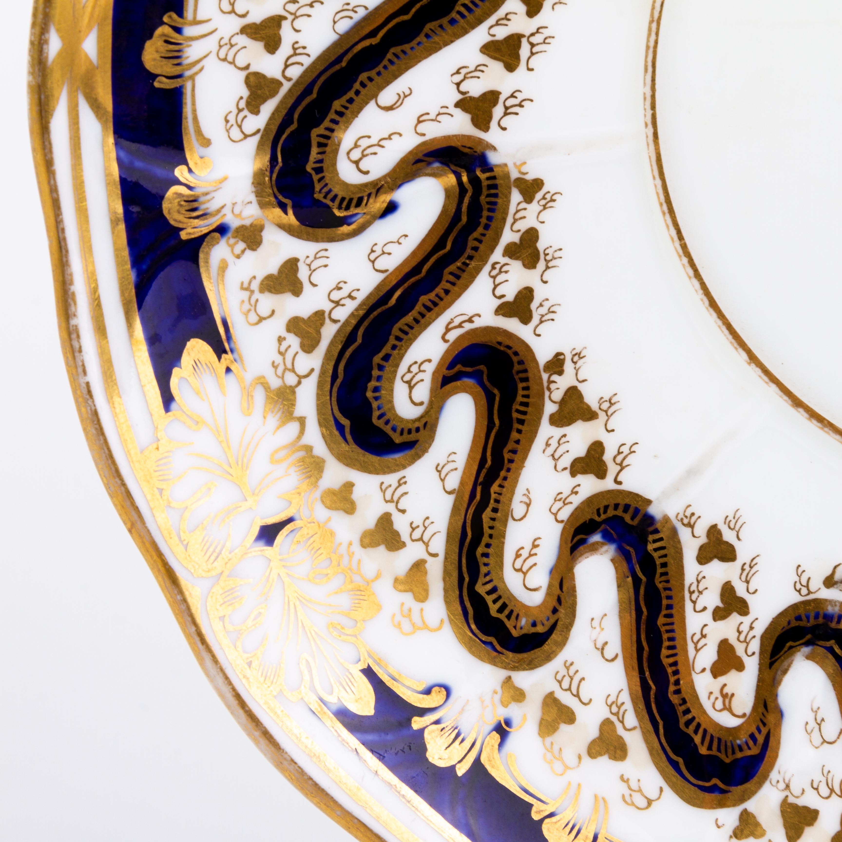 Early 19th Century English Georgian Davenport Fine Gilt Cobalt Porcelain Plate In Good Condition In Nottingham, GB