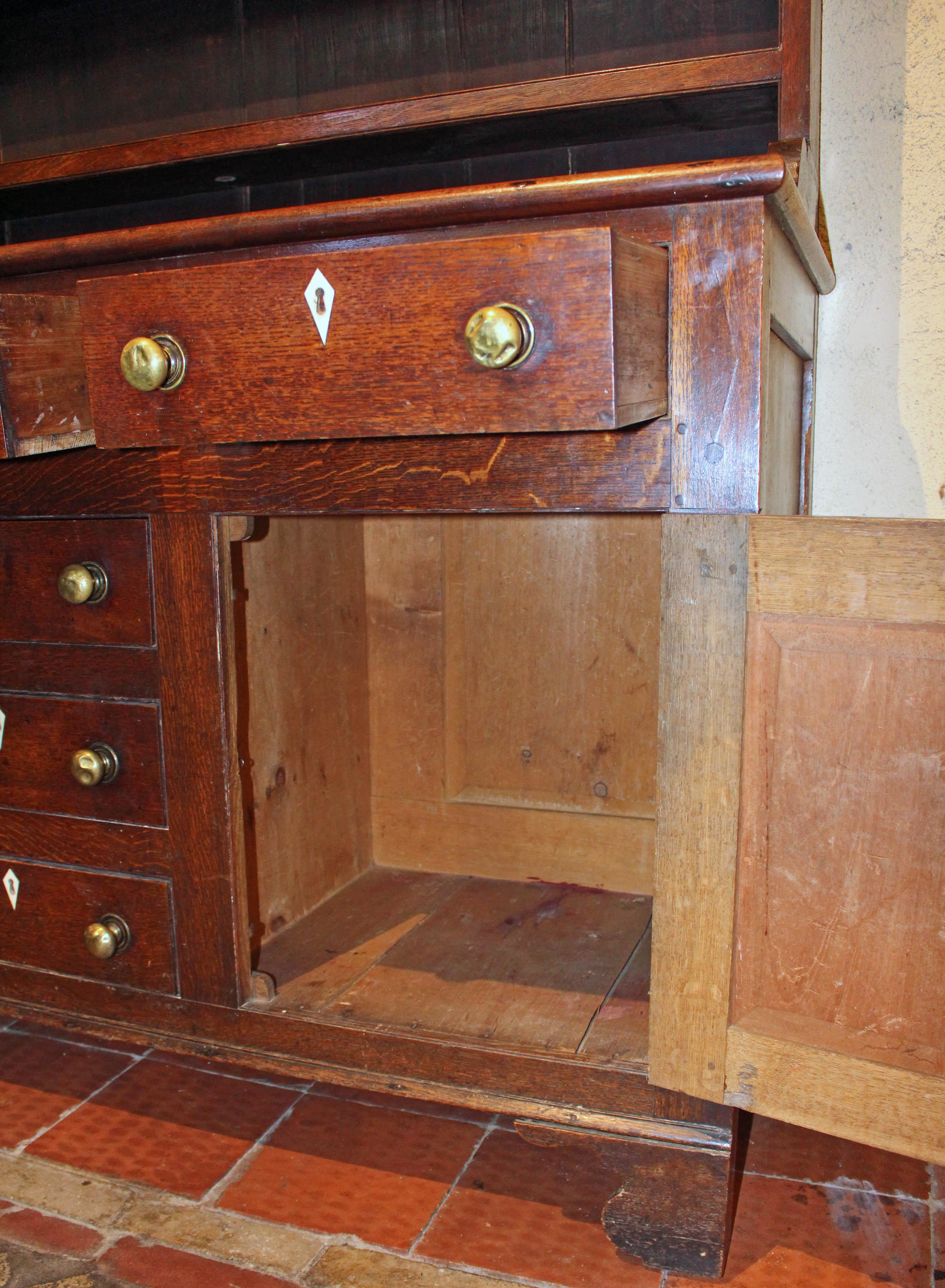 Inglese Comò del primo Ottocento inglese di epoca georgiana in vendita