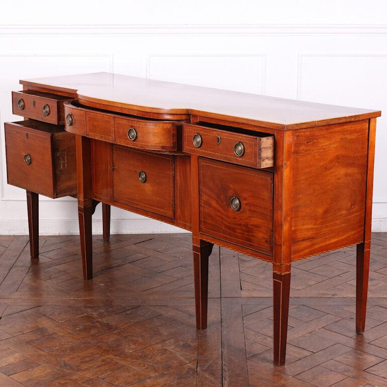 Early 19th Century English Inlaid Mahogany Sideboard Buffet In Good Condition In Vancouver, British Columbia
