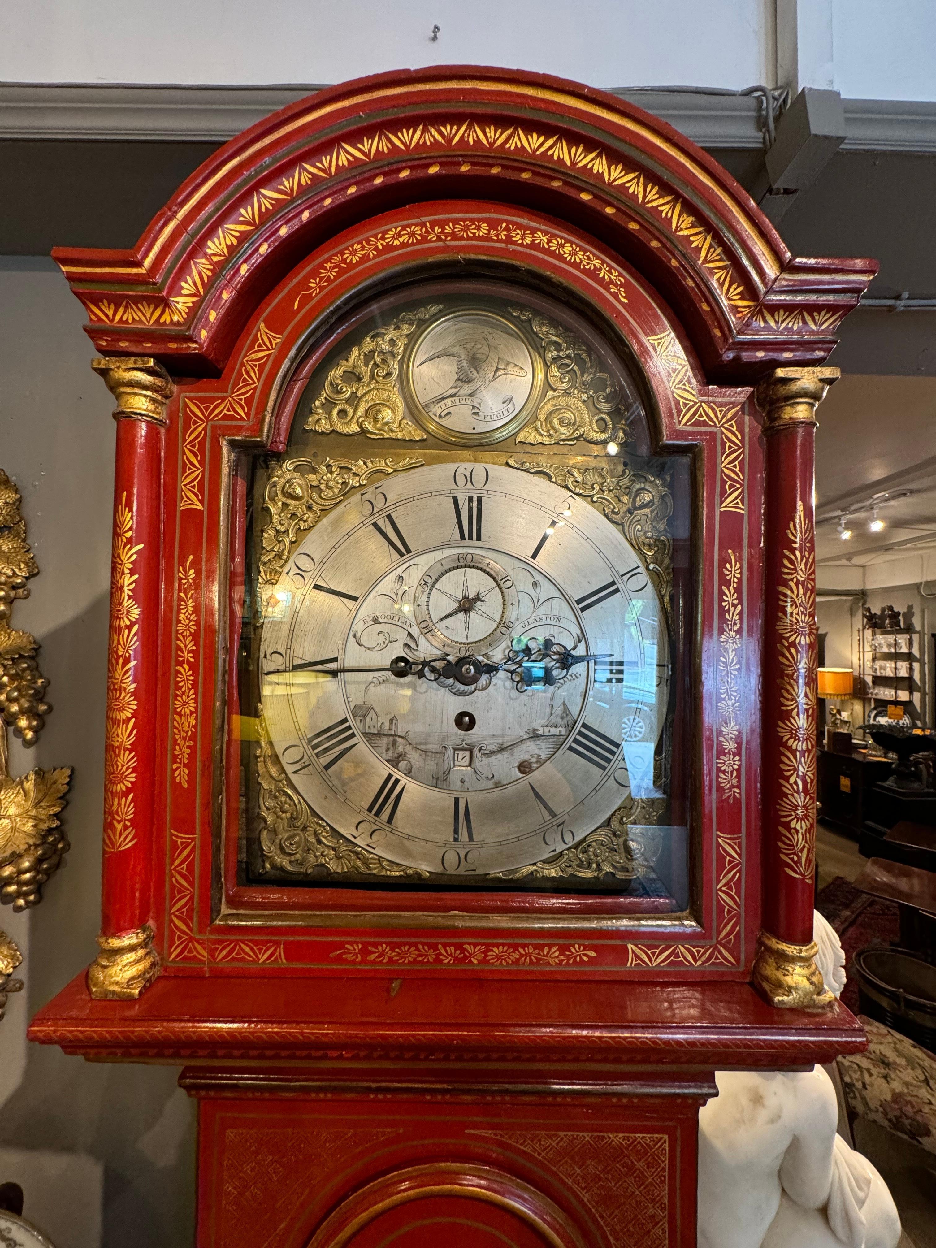 Early 19th Century English Japanned Grandfather Clock In Excellent Condition For Sale In Dublin 8, IE