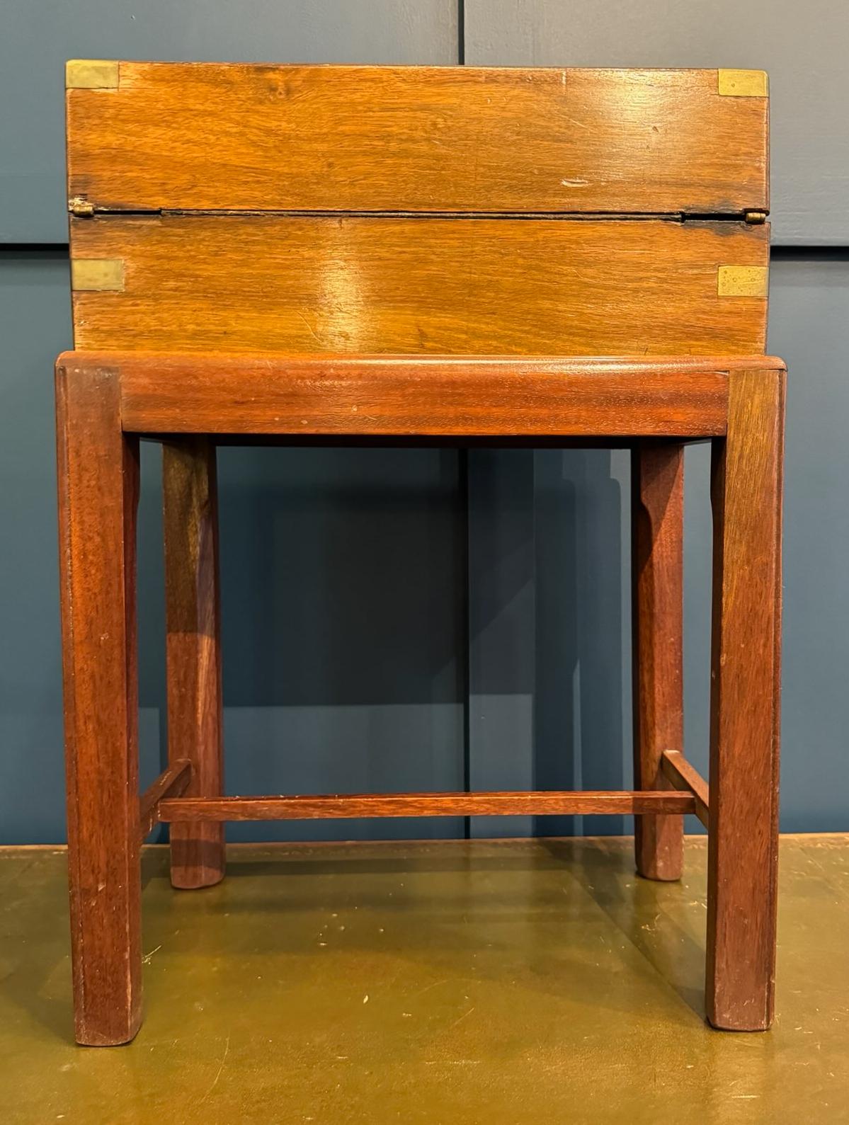 Early 19th Century English Lap Desk on Stand with Original Leather For Sale 6