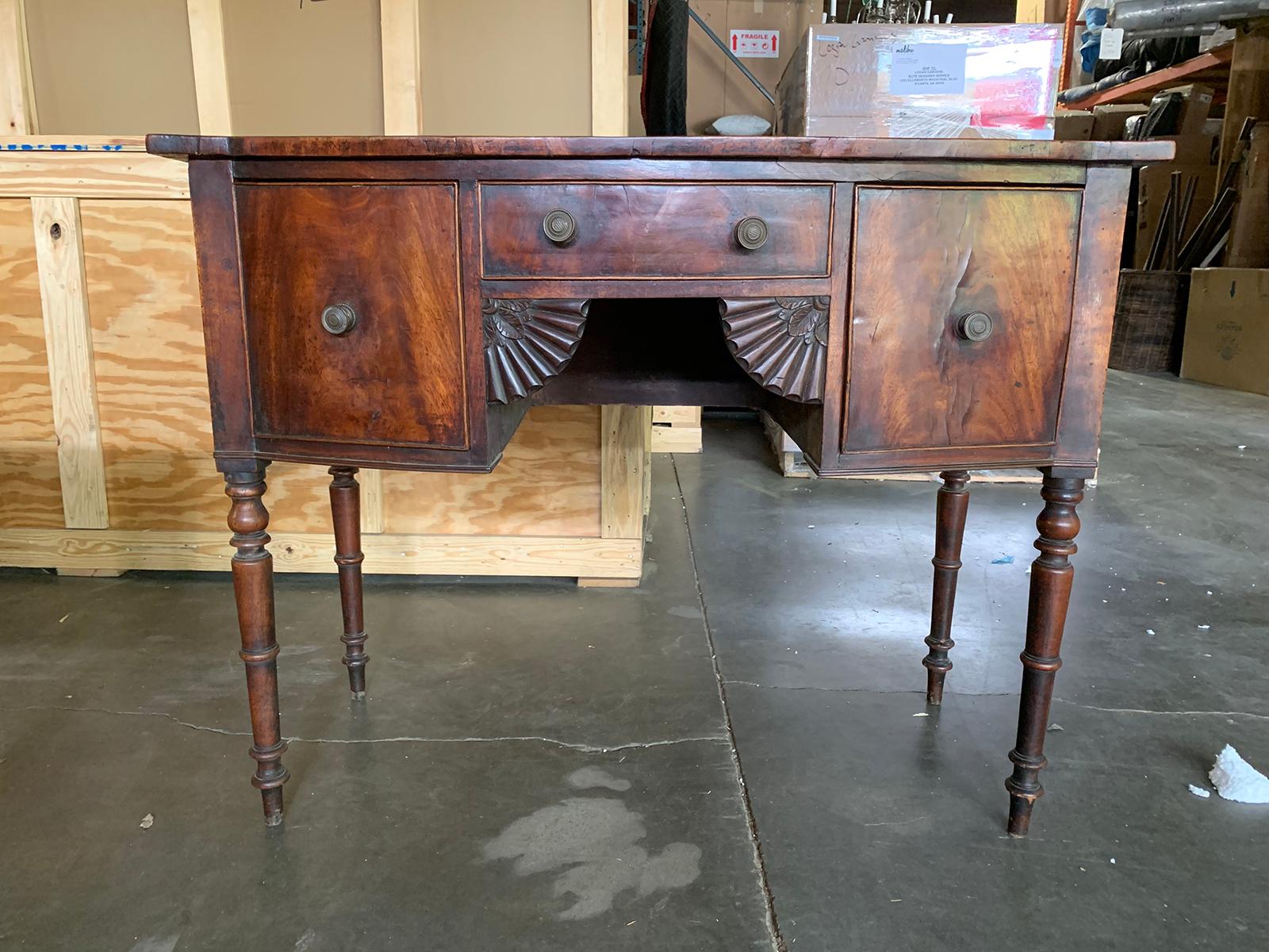 Early 19th century Irish mahogany brandy board / sideboard
Three Drawers
42