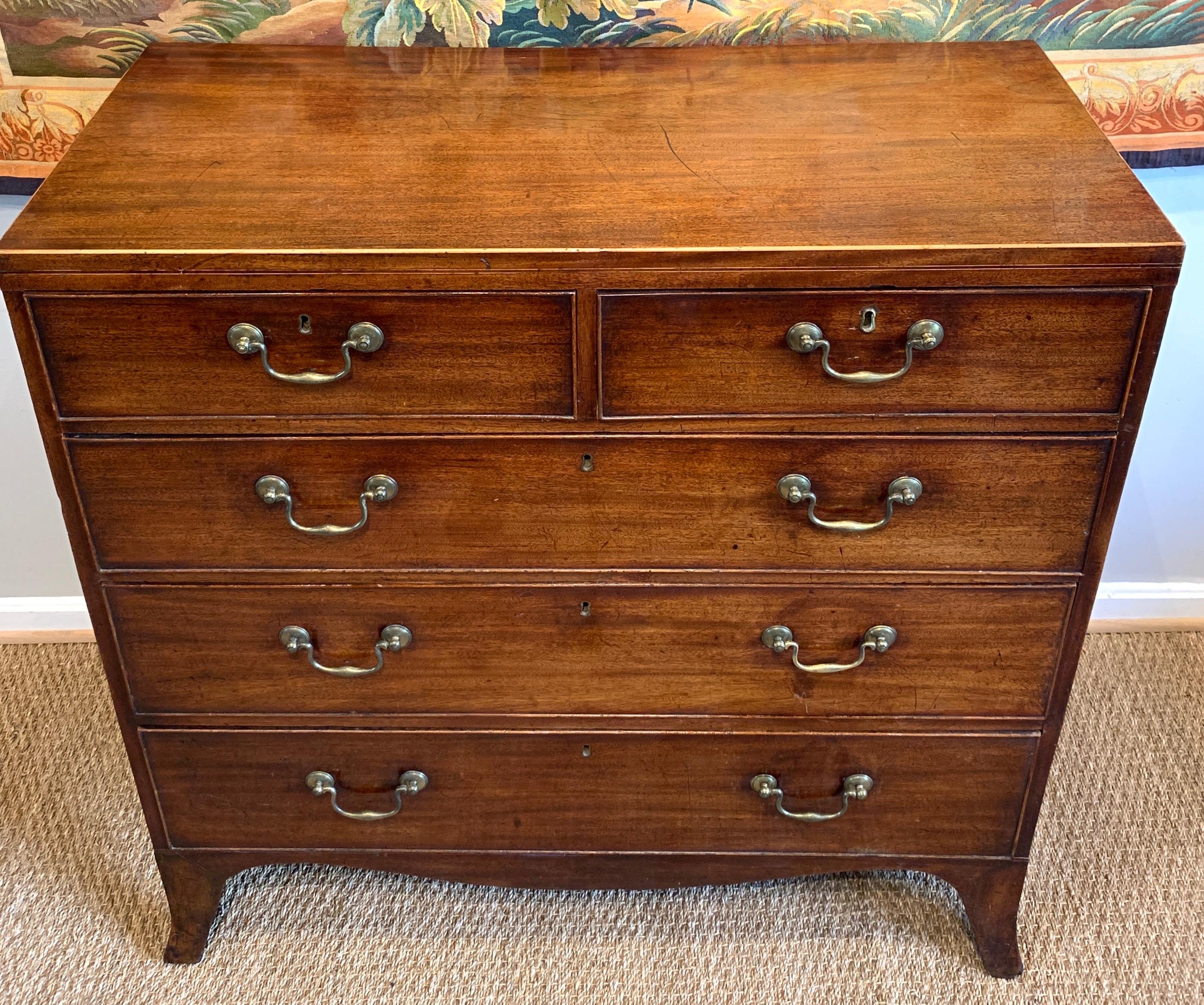 Early 19th Century English Mahogany Chest of Drawers 5