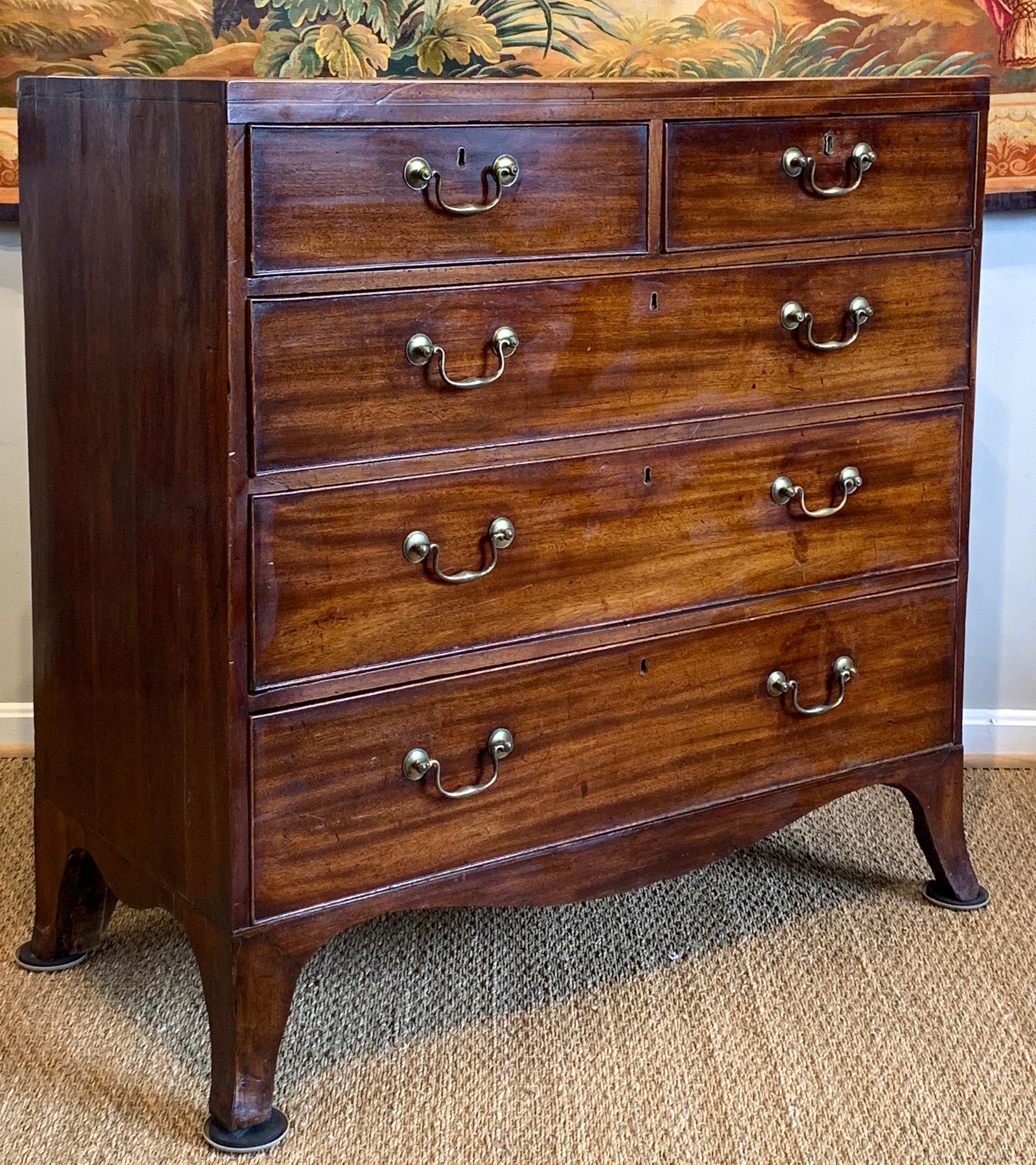 Early 19th Century English Mahogany Chest of Drawers 2