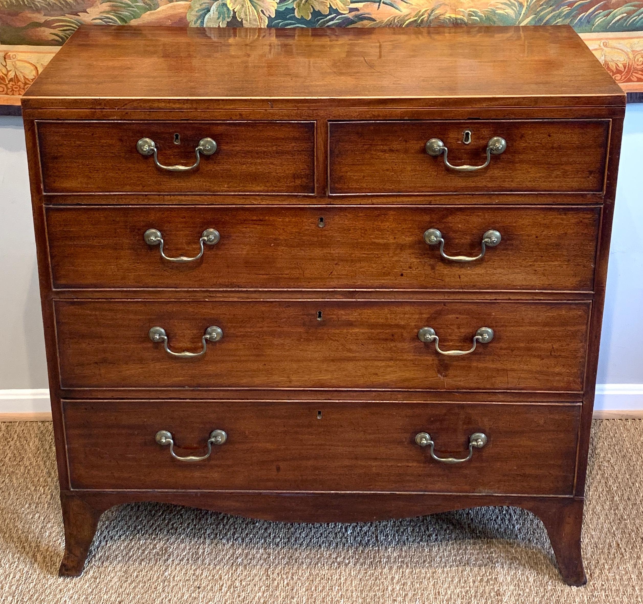 Early 19th Century English Mahogany Chest of Drawers 4