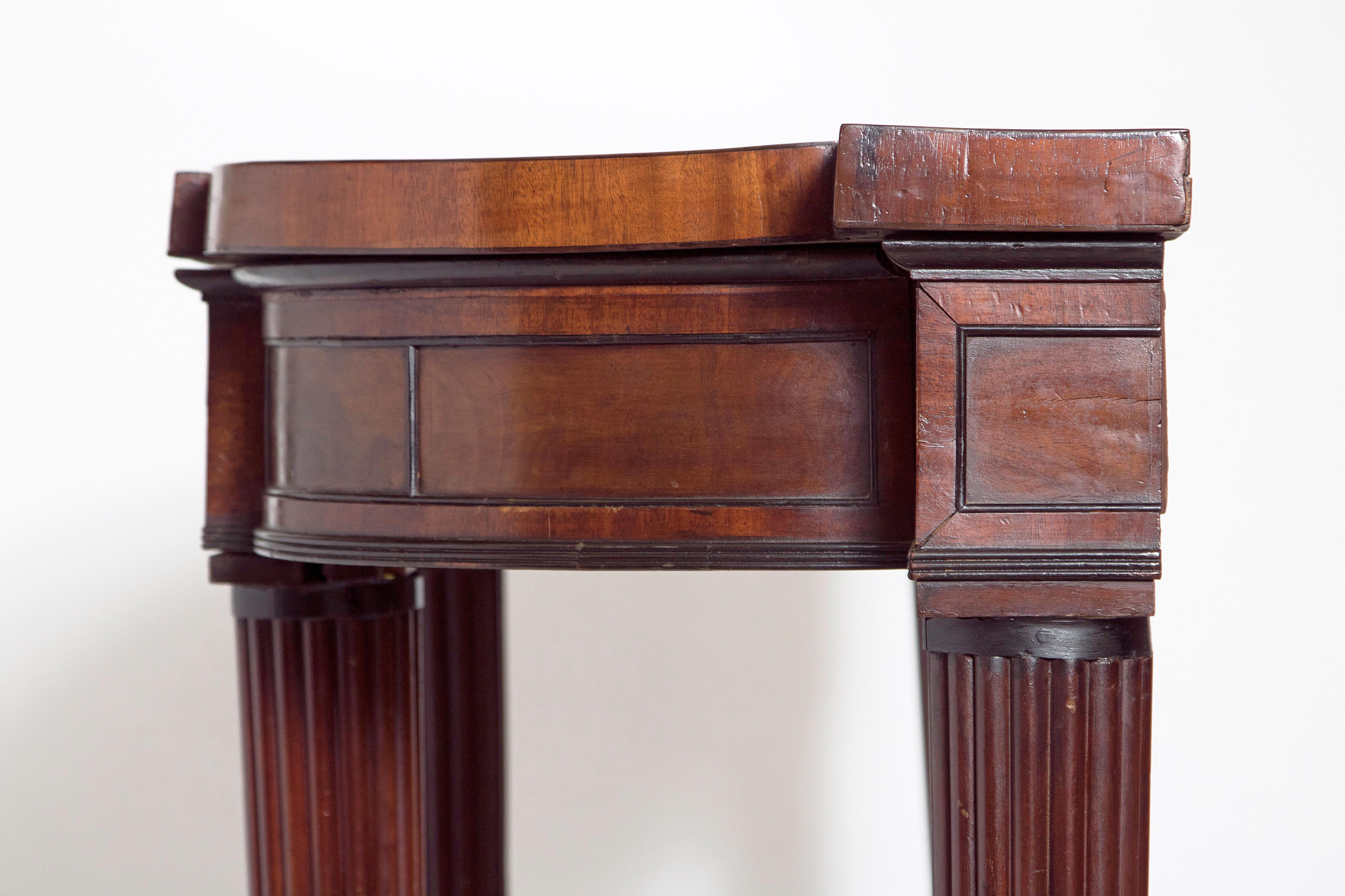 Early 19th Century English Mahogany Console Table 5