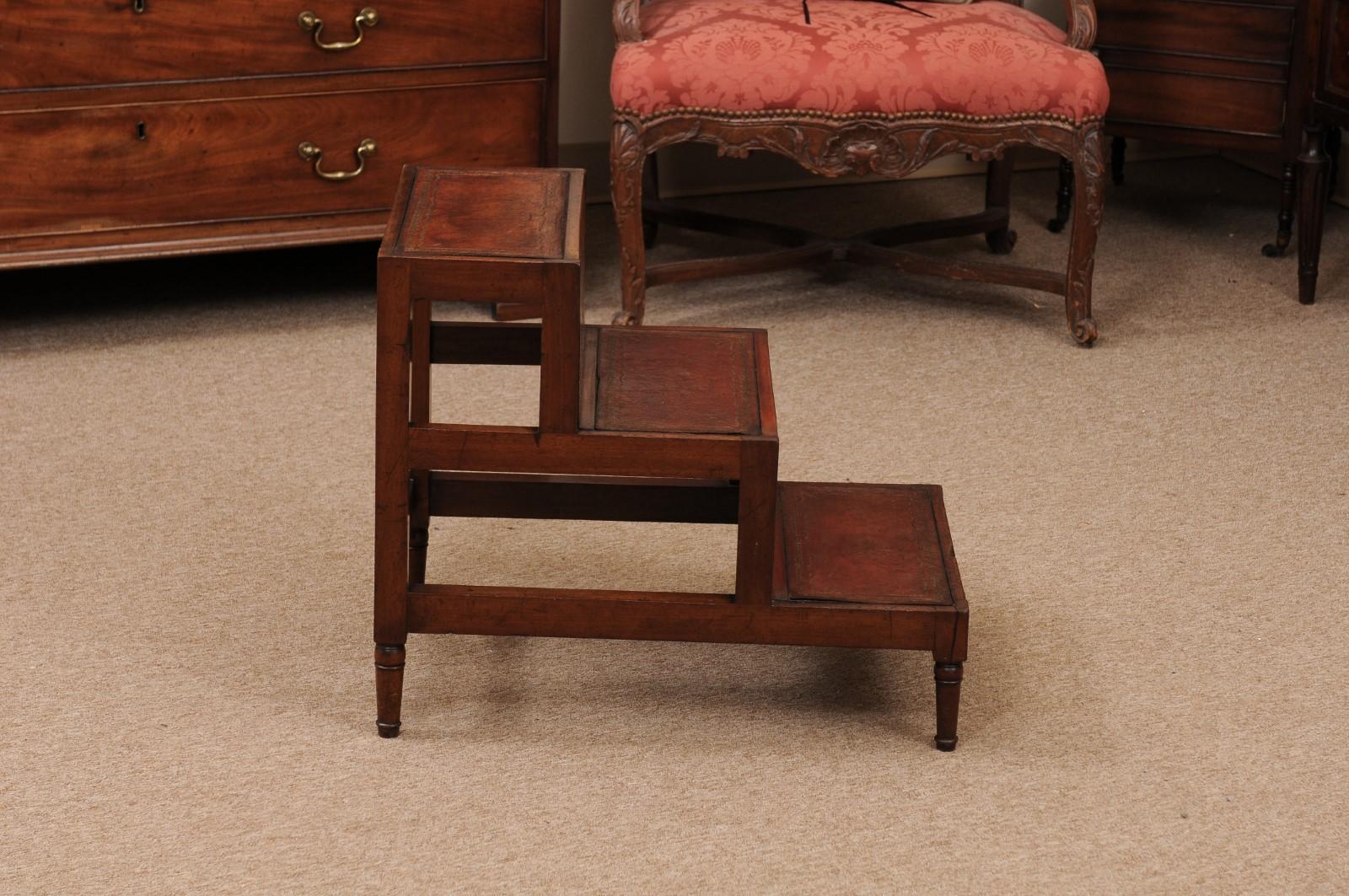 Early 19th Century English Mahogany Library Steps with Embossed Brown Leather and Turned Legs
