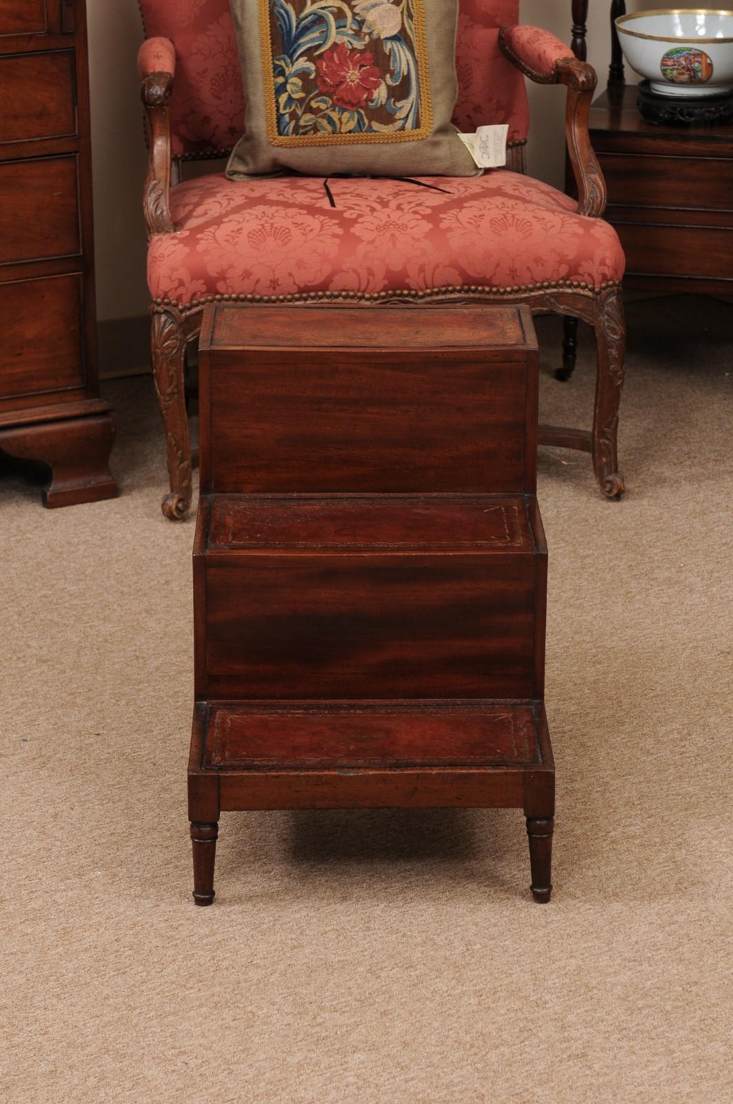 Early 19th Century English Mahogany Library Steps with Embossed Brown Leather an For Sale 5