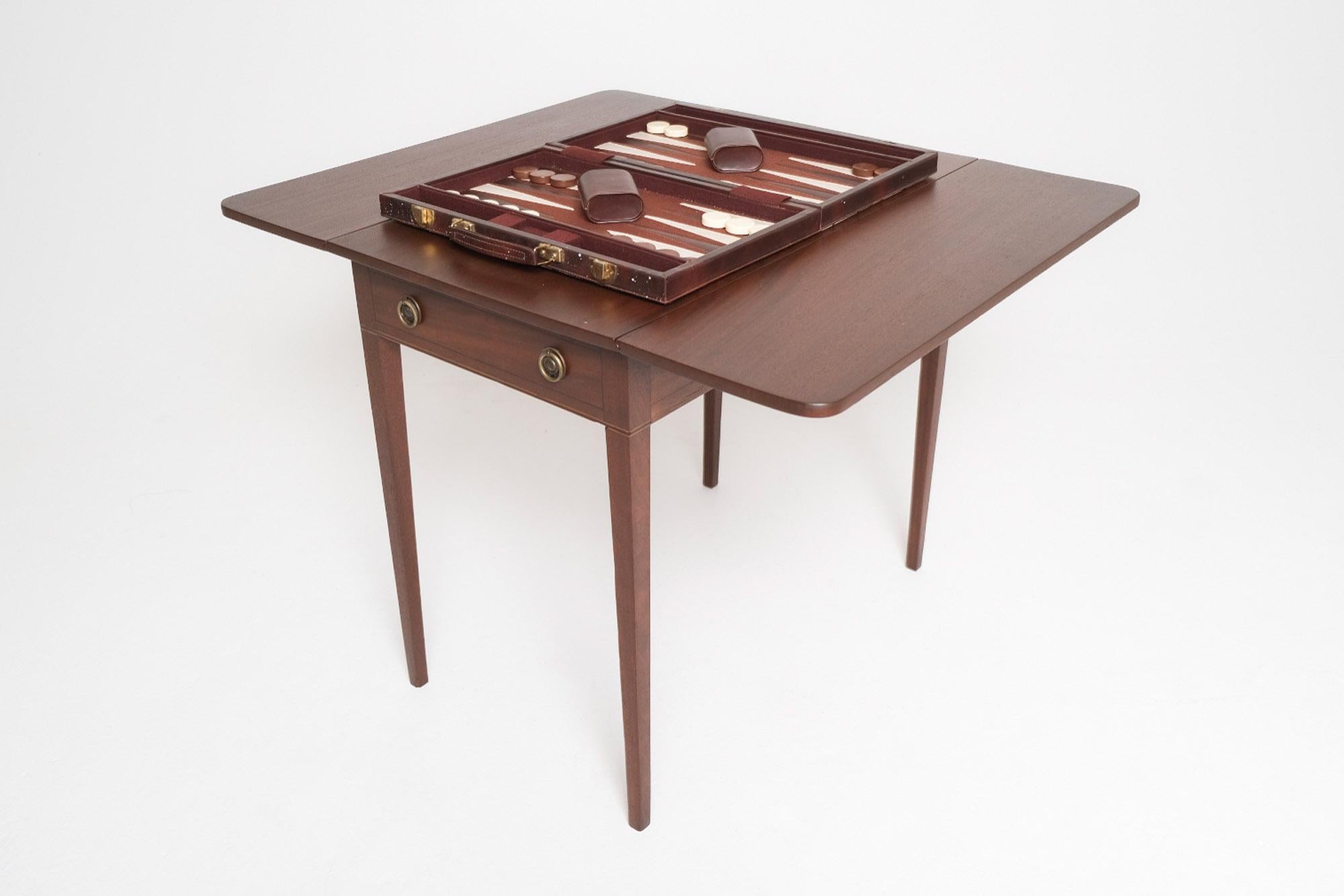 Early 19th Century English Mahogany Pembroke Table with Brass Ring Pulls en venta 4
