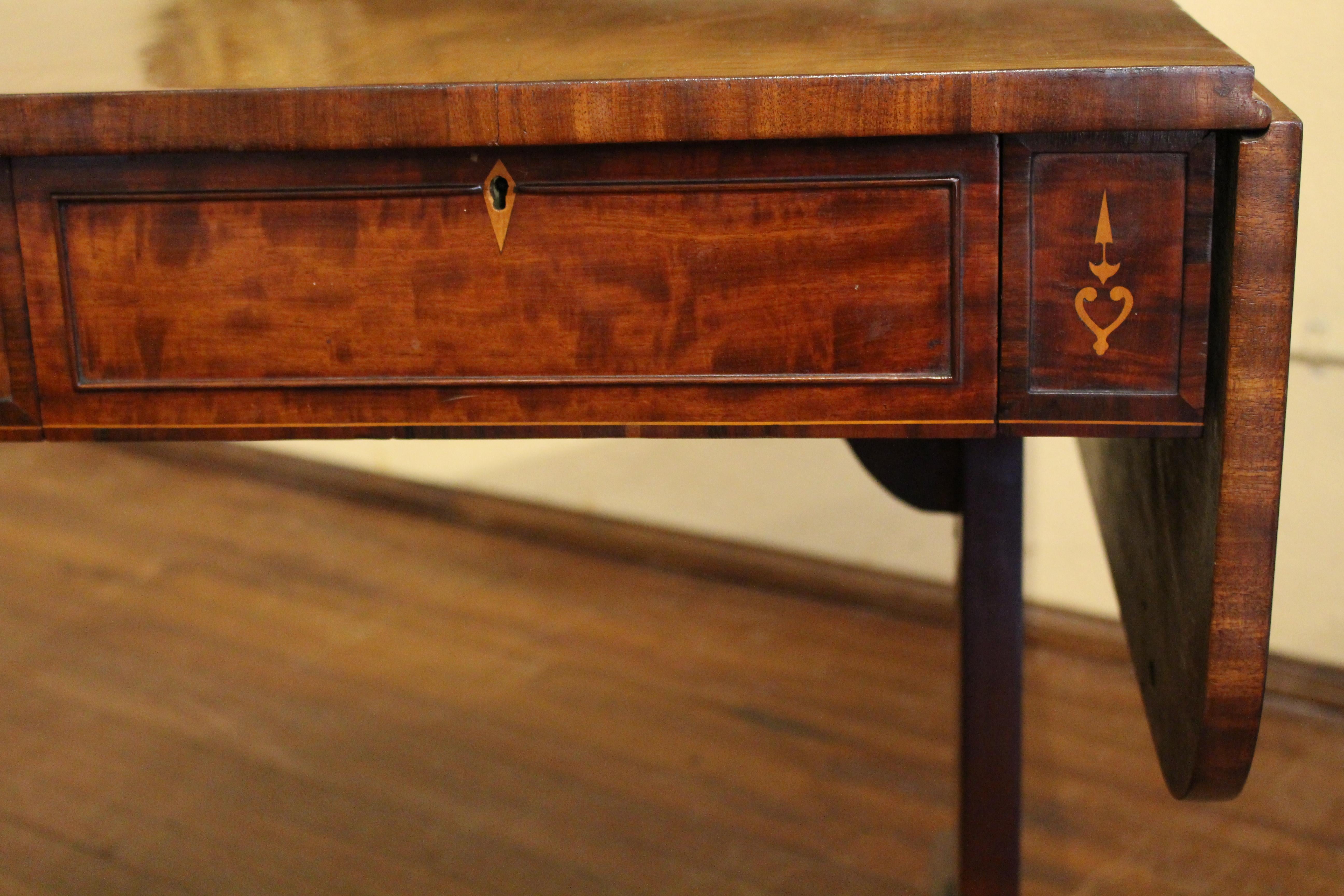 Early 19th Century English Mahogany Sofa Table For Sale 3