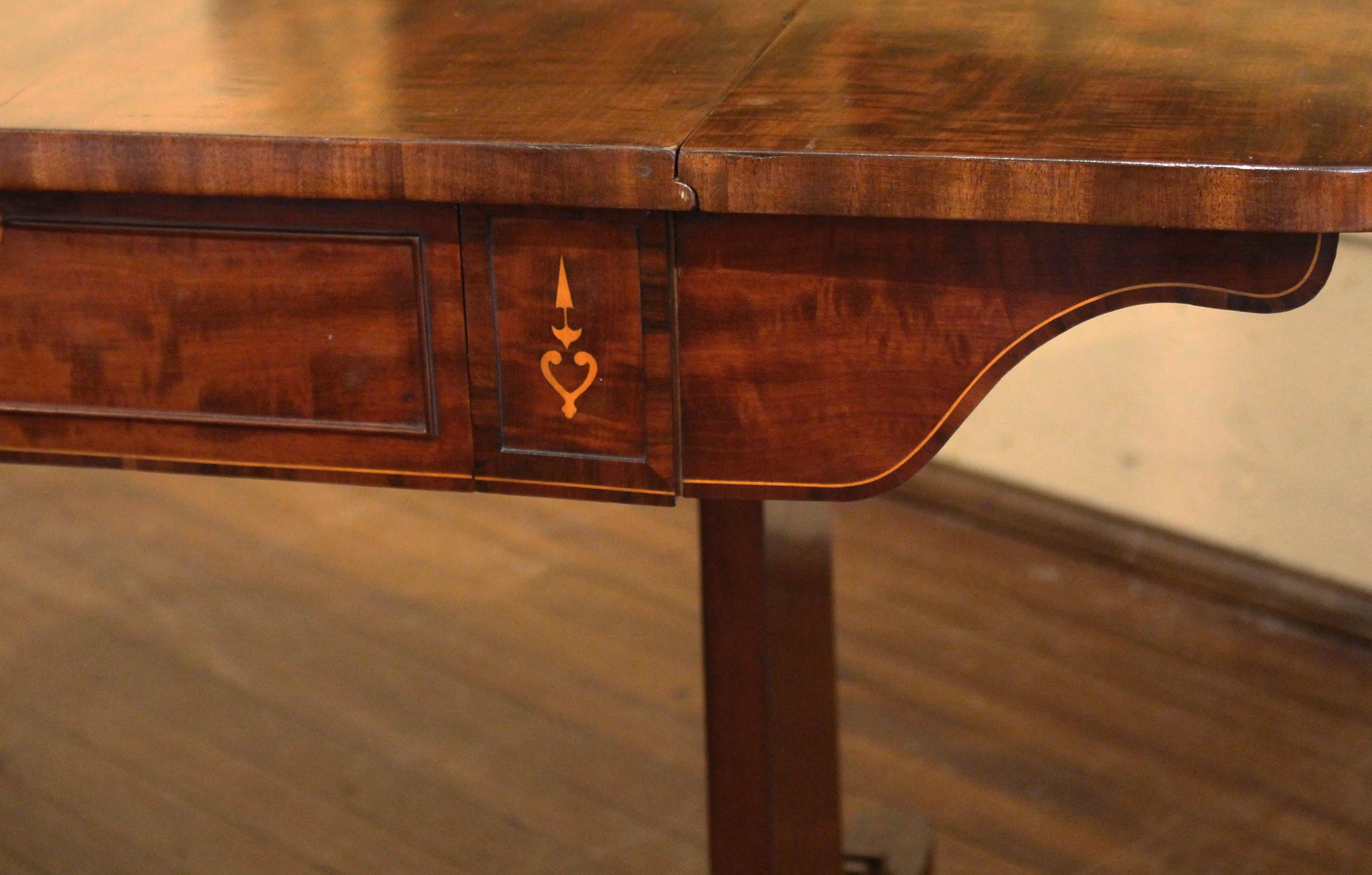 Early 19th Century English Mahogany Sofa Table For Sale 4