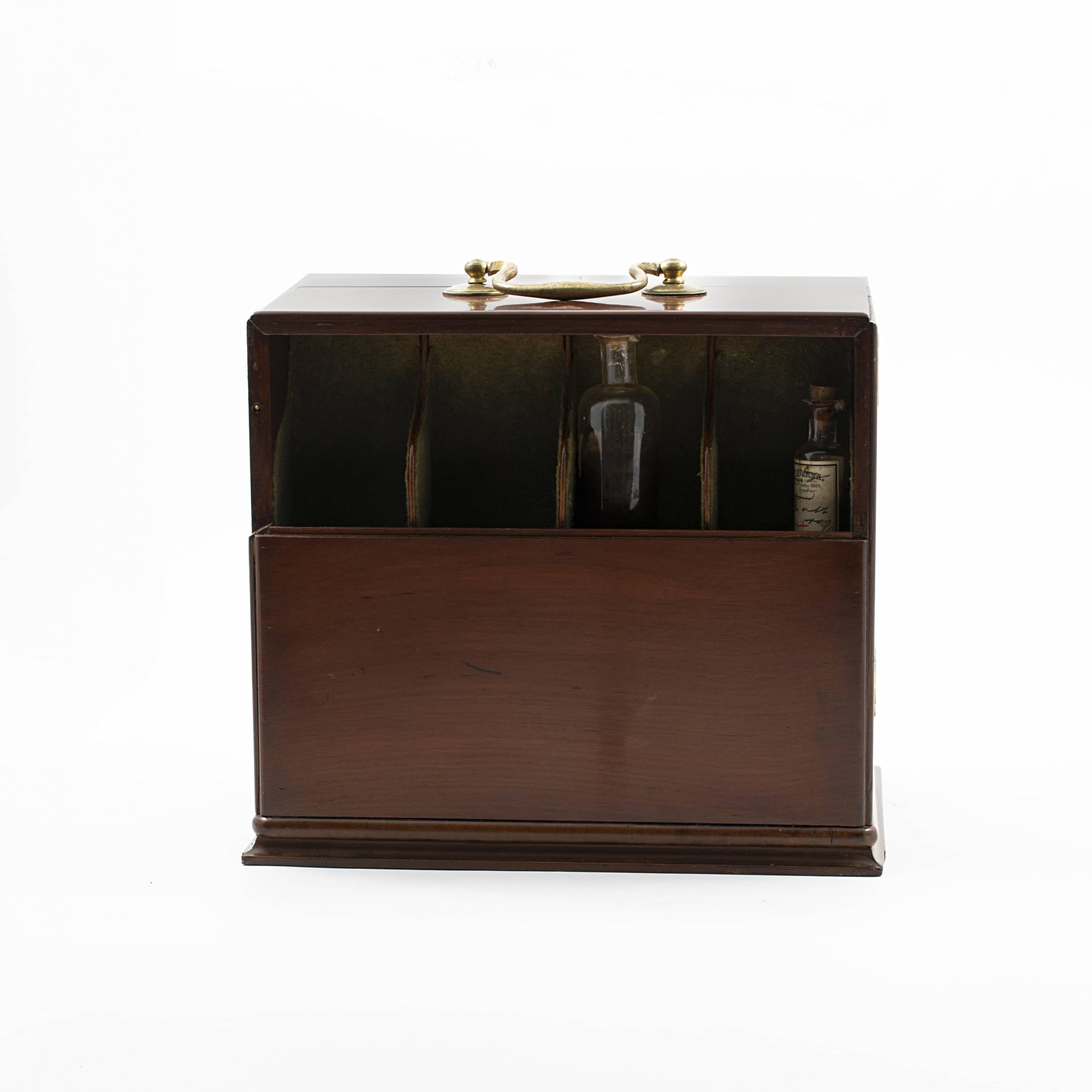 Brass Early 19th Century English Mahogany Travel Apothecary Box, 1810-1820