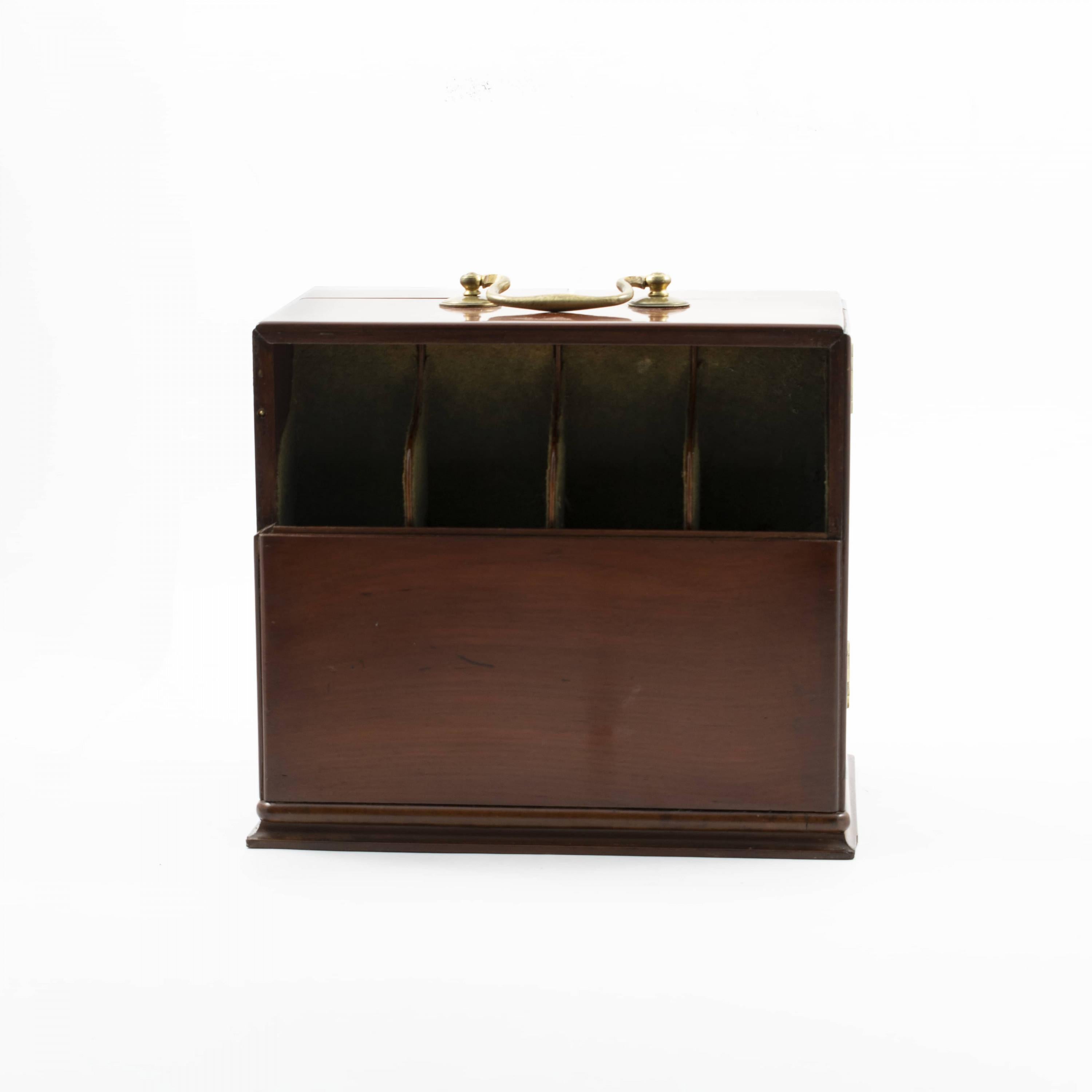 Early 19th Century English Mahogany Travel Apothecary Box, 1810-1820 1