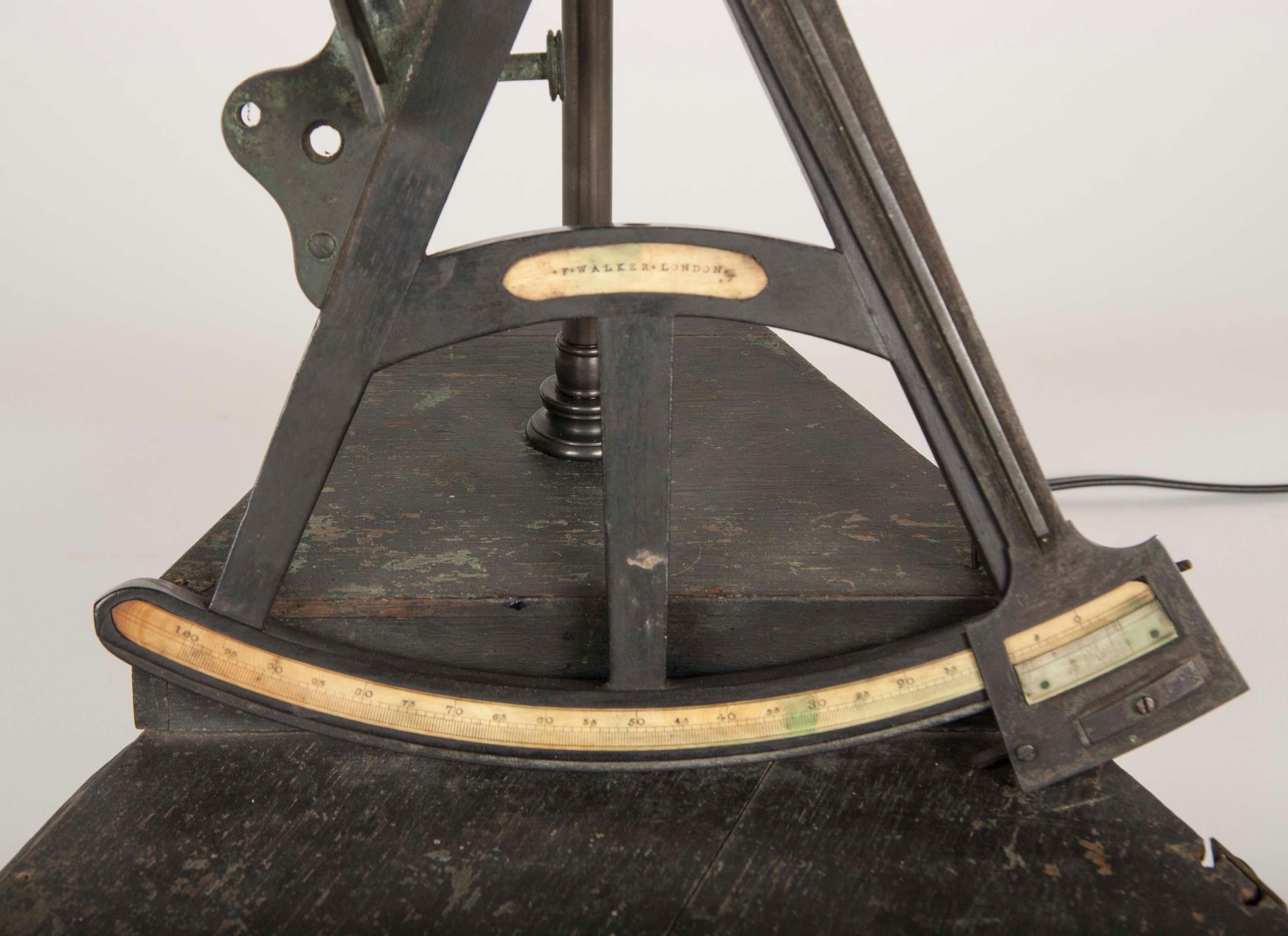 Englischer Oktant aus dem frühen 19. Jahrhundert jetzt als Tischlampe im Zustand „Gut“ in Stamford, CT