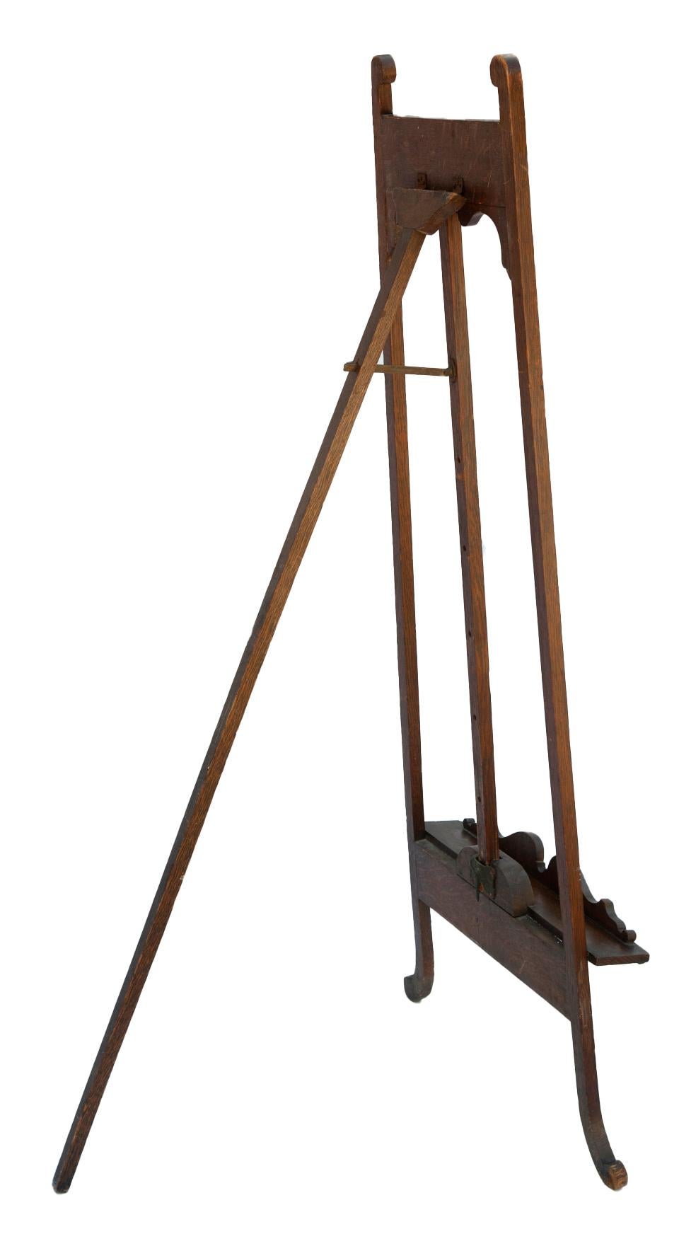 Cavalletto intagliato in Oak inglese dell'inizio del XIX secolo In condizioni buone in vendita a Malibu, CA