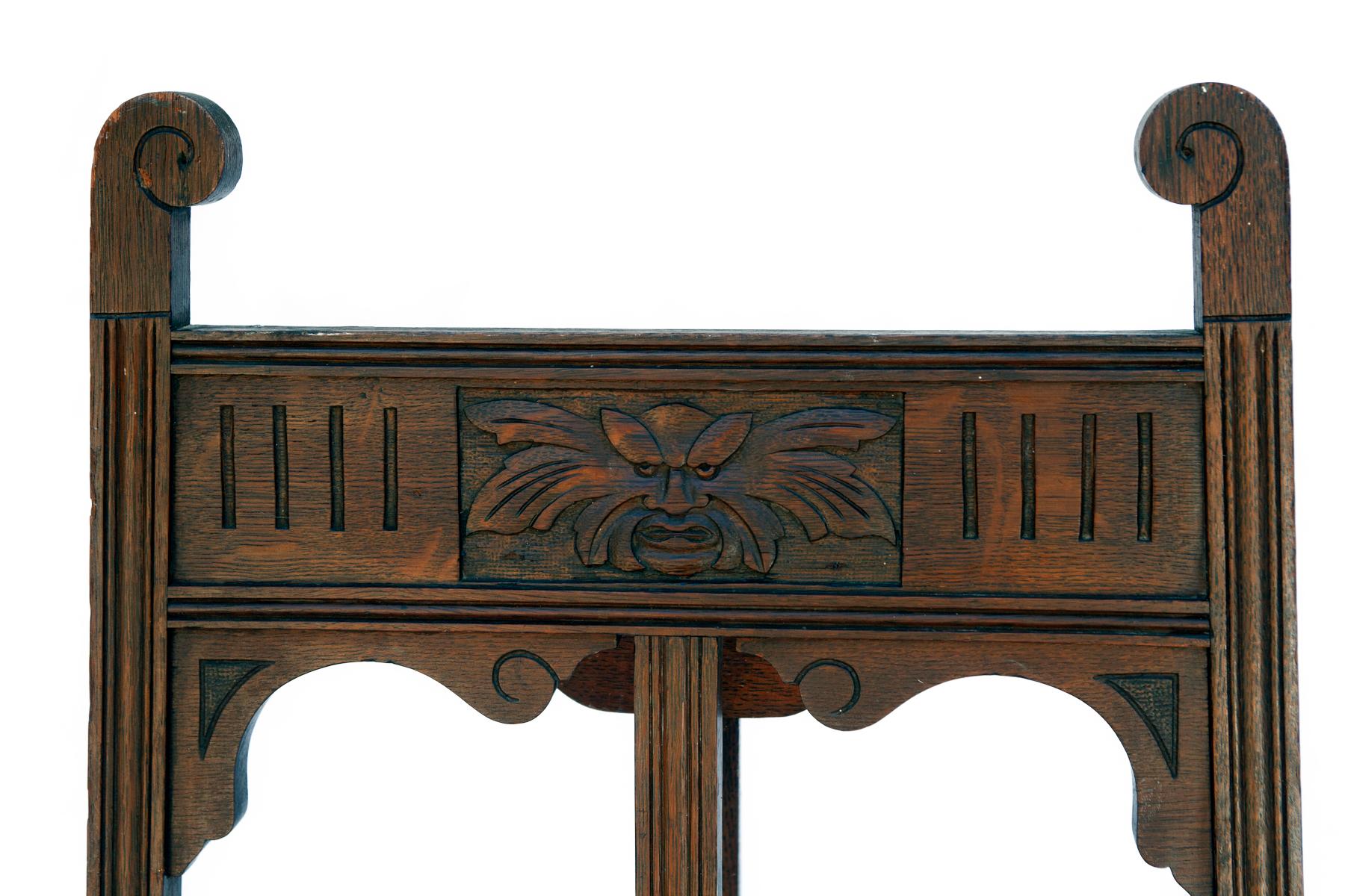 Quercia Cavalletto intagliato in Oak inglese dell'inizio del XIX secolo in vendita